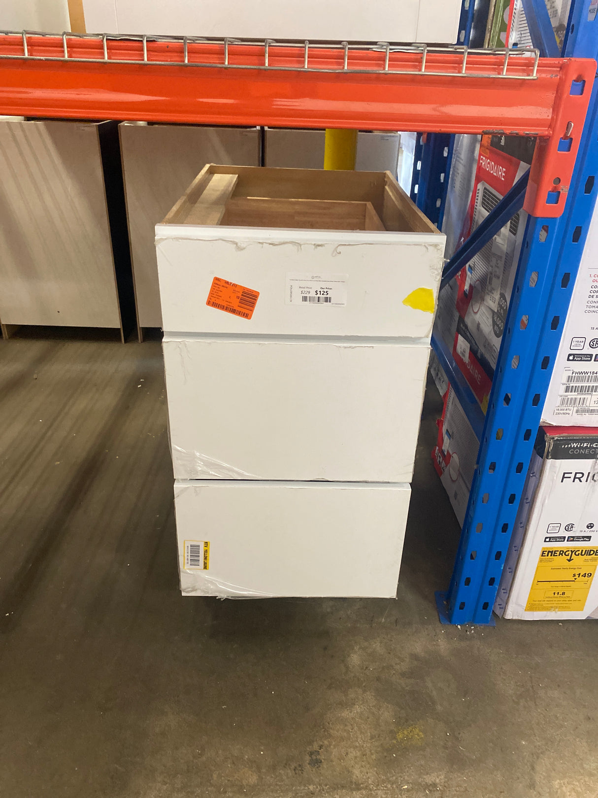 Courtland Shaker 18 in. W x 24 in. D x x 34.5 in. H in Polar White Assembled Base Kitchen Cabinet with 3 Drawers