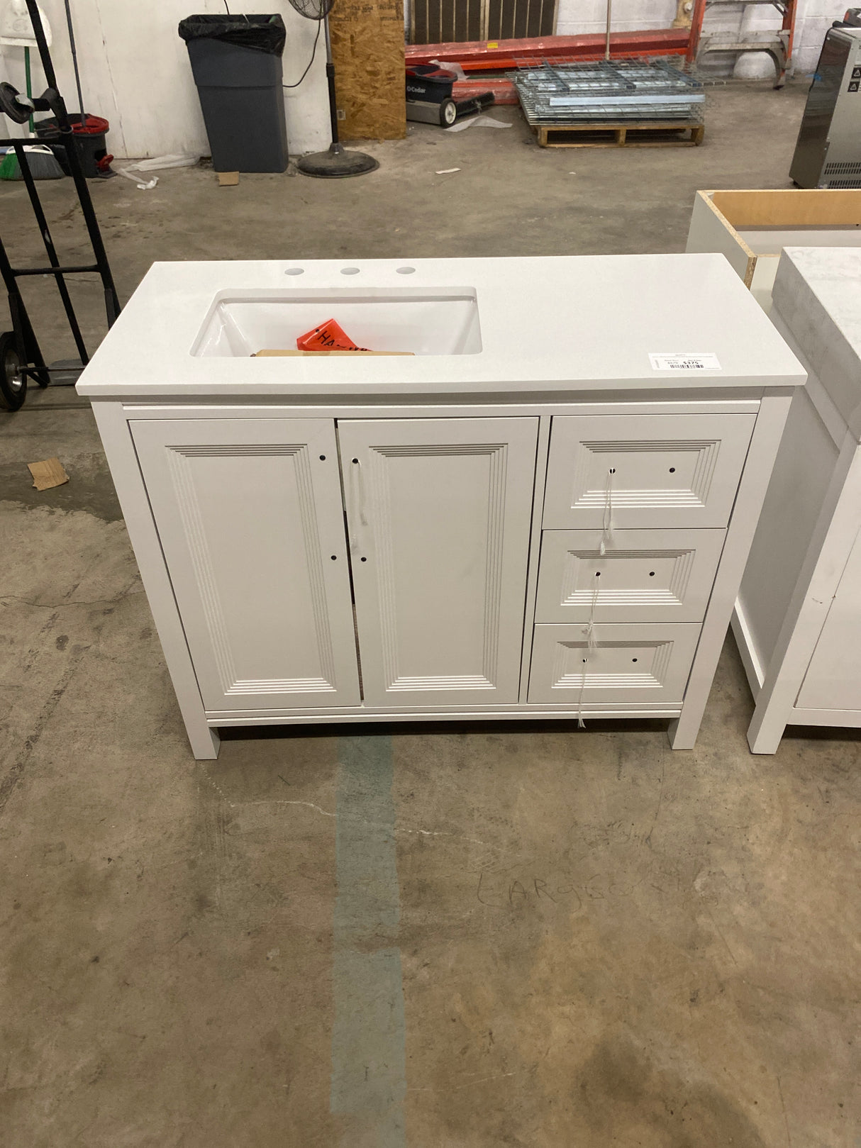 Korra 42 in. Single Sink Freestanding White Bath Vanity with White Engineered Stone Top (Assembled)