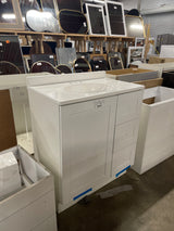 Everdean 31 in. W x 19 in. D x 34 in. H Single Sink Freestanding Bath Vanity in White with Ceramic top in White