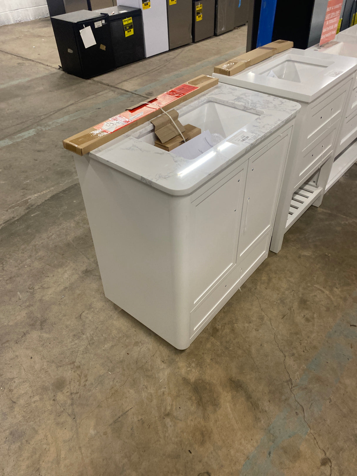 Tamsin 30 in. Single Sink White Bath Vanity with White Round Corner Engineered Marble Top (Assembled)