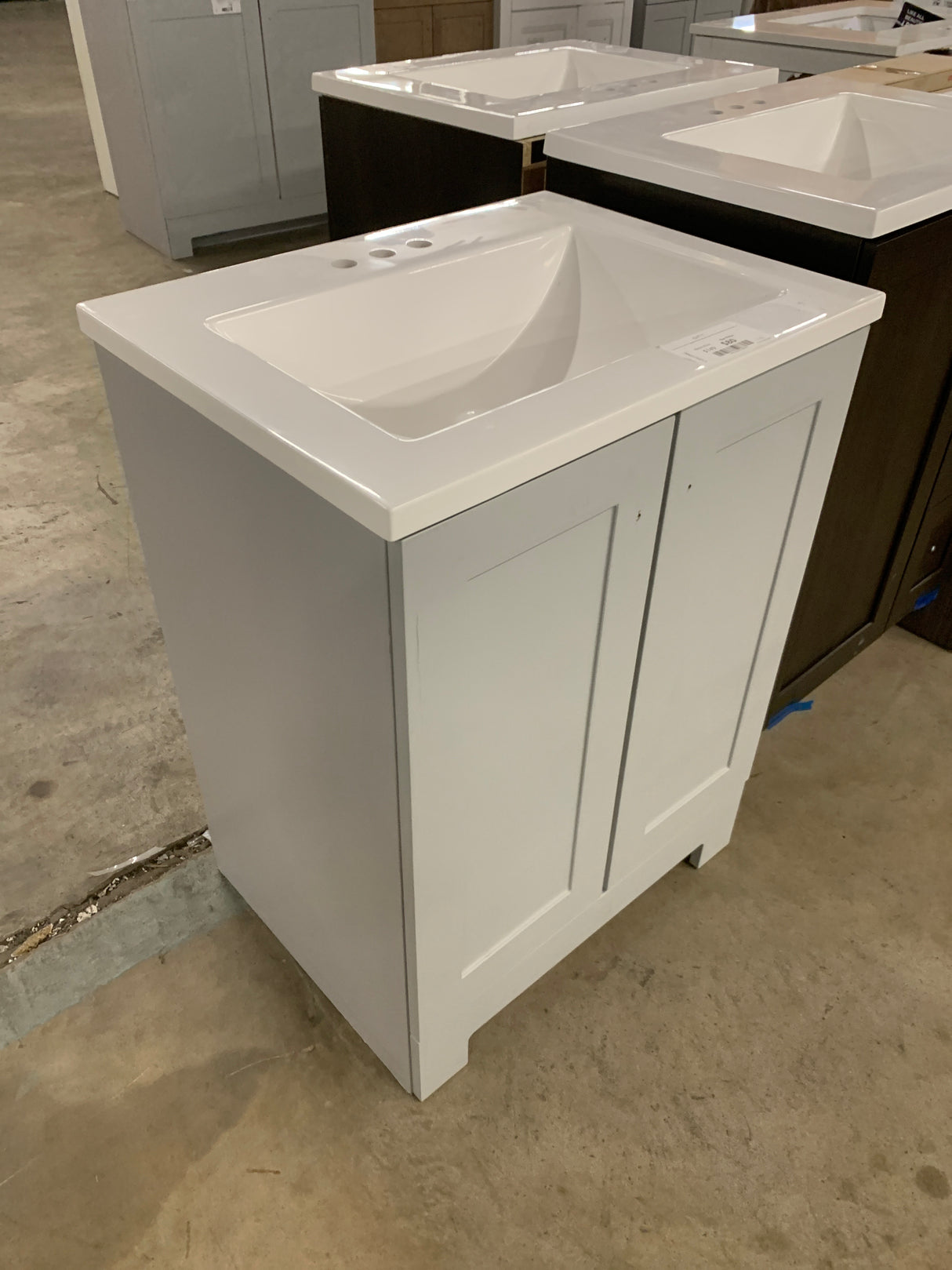 24 in. W x 19 in. D x 33 in. H Single Sink Freestanding Bath Vanity in Pearl Gray with White Cultured Marble Top