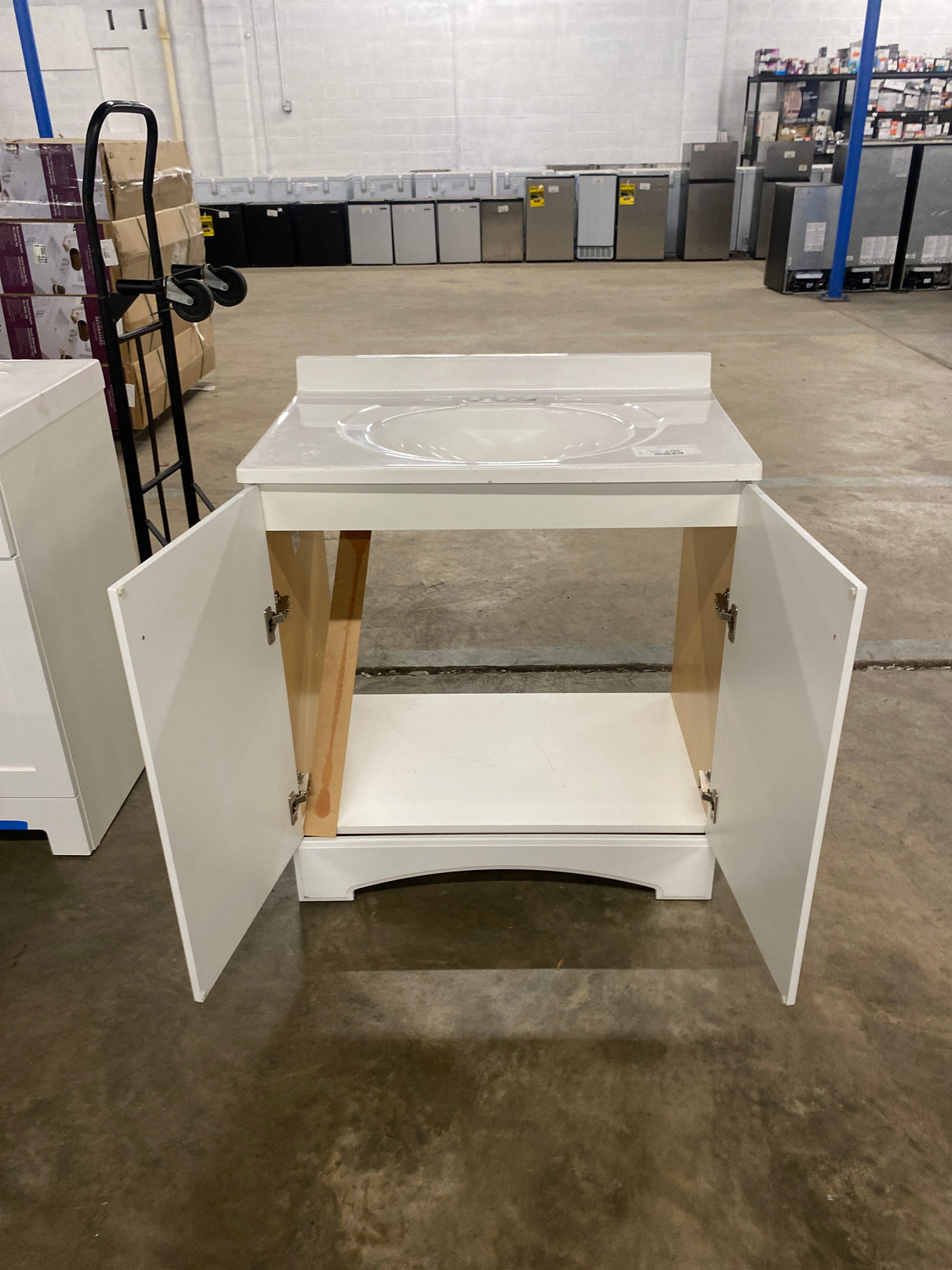 31 in. W x 19 in. D x 35 in. H Single Sink Freestanding Bath Vanity in White with White Cultured Marble Top
