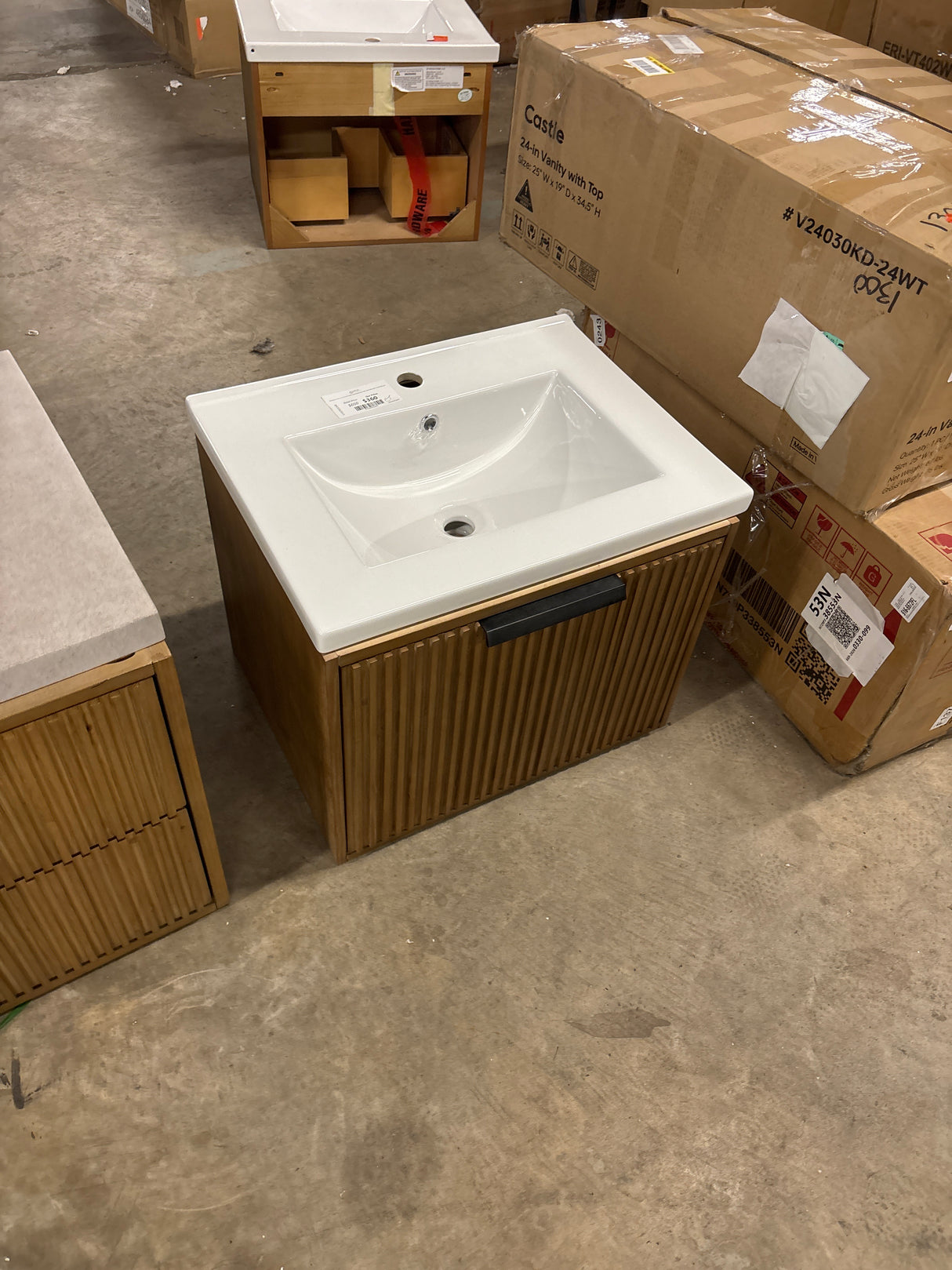 San Diego 24.4 in W x 18.7 in D x 34.50 H Bath Vanity in Weathered Fir with Ceramic White Vanity Top with White Basin