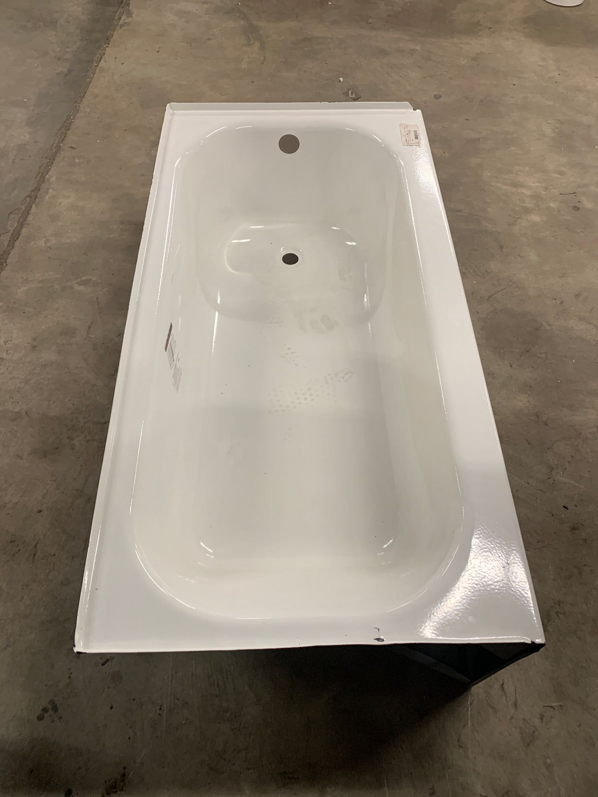 Maui 60 in. x 30 in. Soaking Bathtub with Right Drain in White