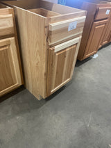 Hampton Assembled 18x34.5x24 in. Base Kitchen Cabinet with Ball-Bearing Drawer Glides in Natural Hickory