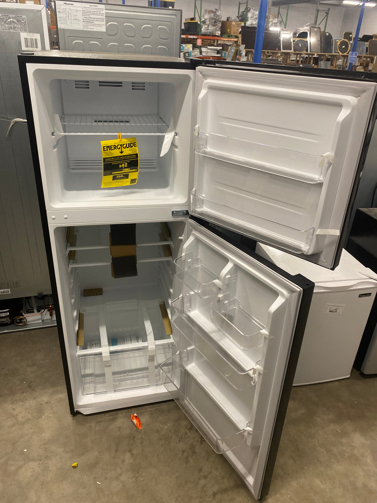 10.1 cu. ft. Top Freezer Refrigerator in Black