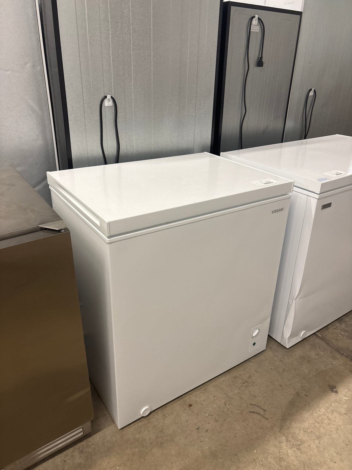 7.0 cu. ft. Manual Defrost Chest Freezer with LED Light in White Garage Ready