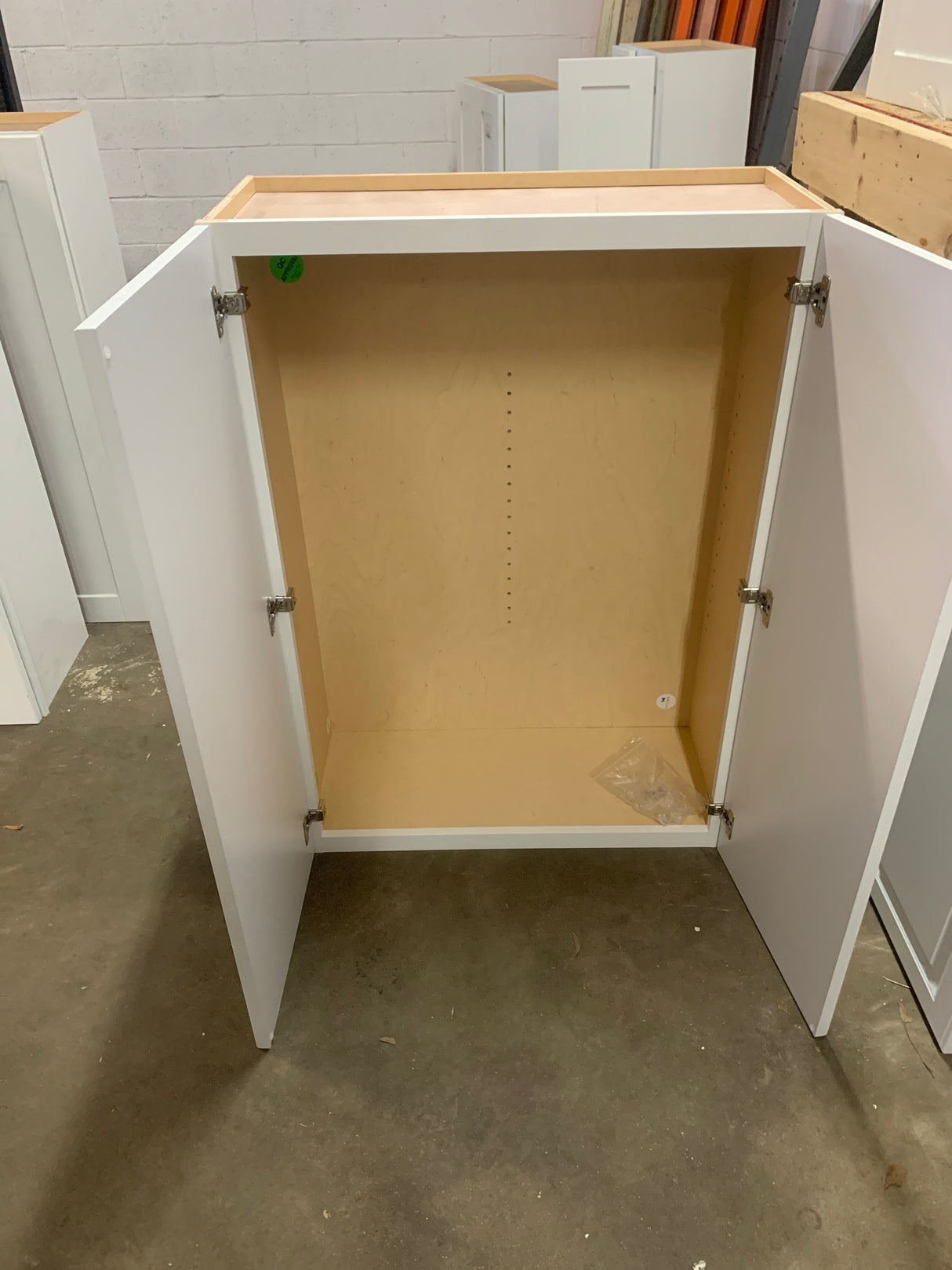 Arlington Vesper White Plywood Shaker Stock Assembled Wall Kitchen Cabinet Soft Close 30 in W x 12 in D x 42 in H