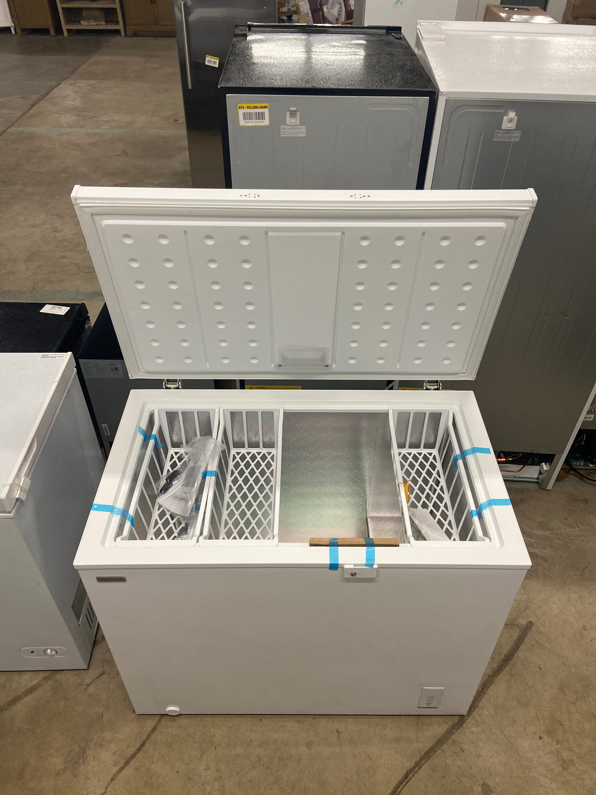8.8 cu. ft. Hubspace Powered Manual Defrost Convertible Chest Freezer with LED Light in White