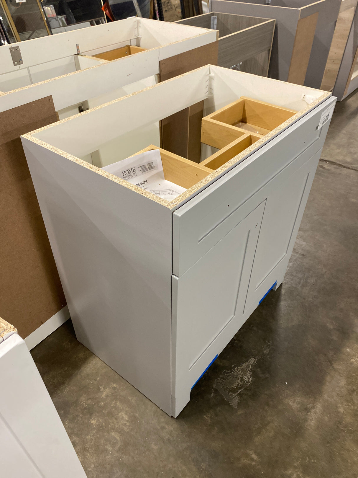 Everdean 31 in. W x 19 in. D x 34 in. H Single Sink Bath Vanity in Pearl Gray with White Cultured Marble Top