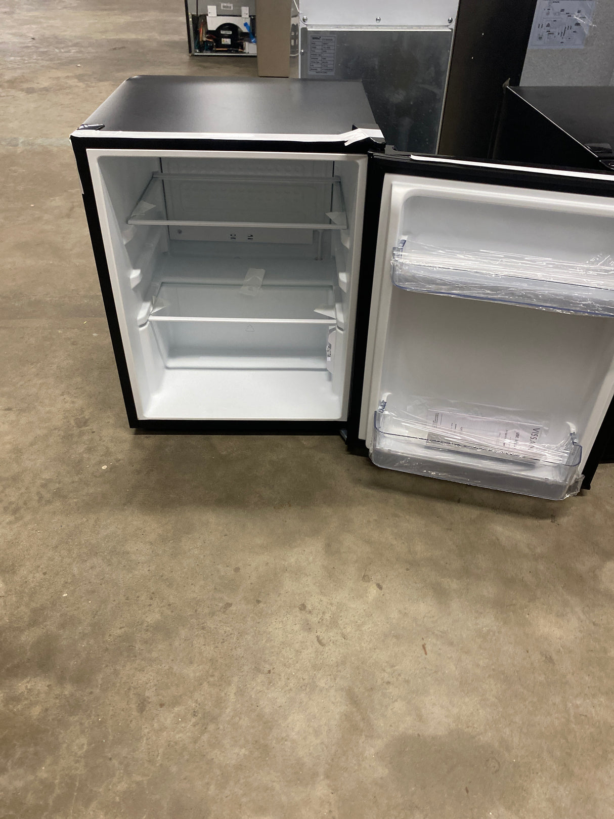 2.6 Cu. Ft. Mini Refrigerator in Black, ENERGY STAR