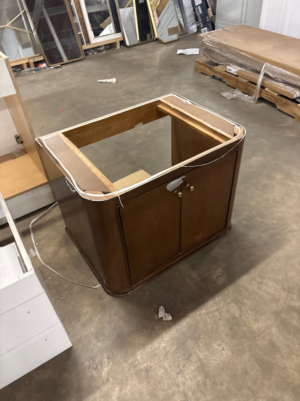 Collette 30 in W x 22 in D x 35 in H Single Sink Bath Vanity in Cinnamon Oak Without Top