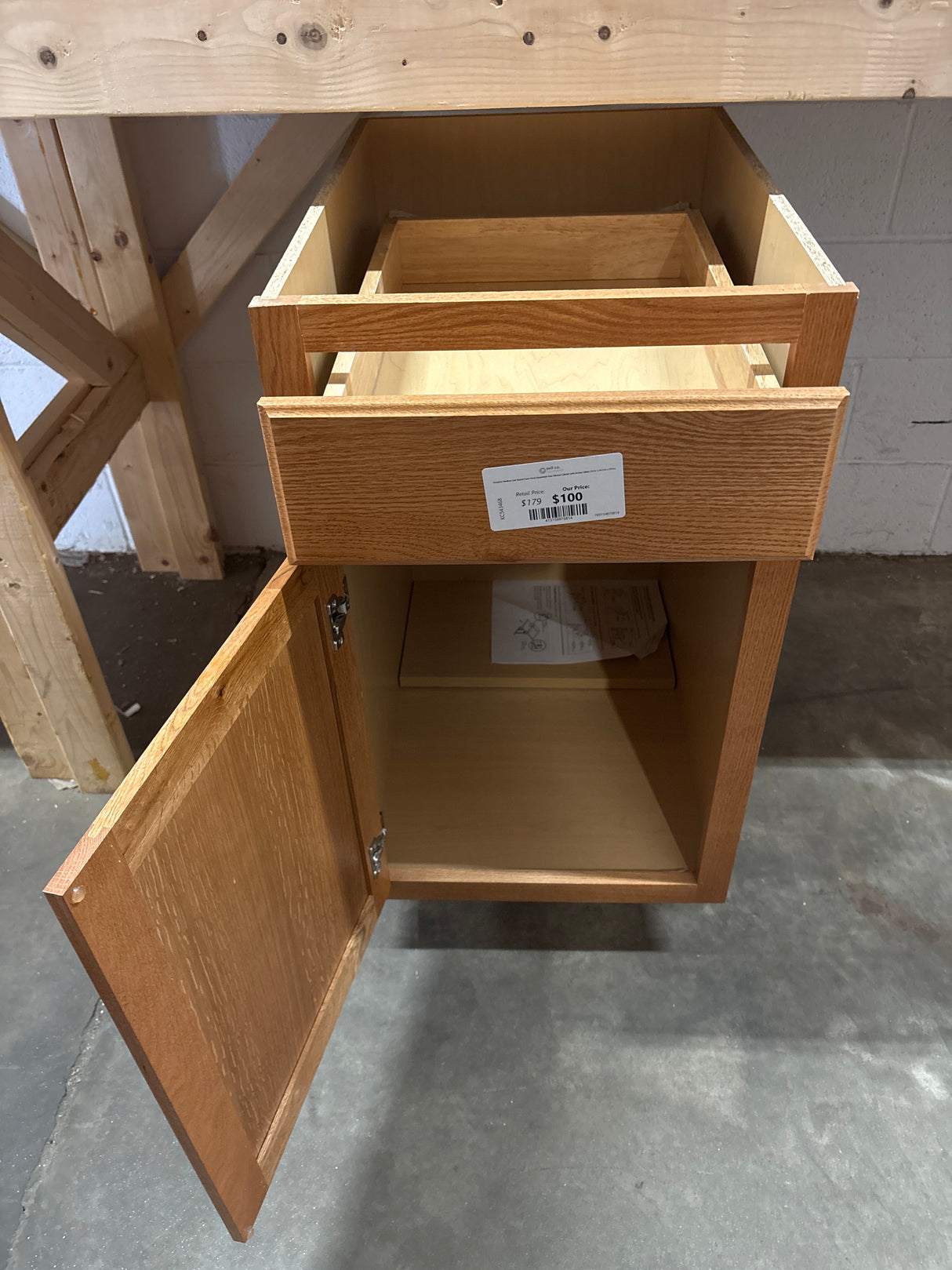 Hampton Medium Oak Raised Panel Stock Assembled Base Kitchen Cabinet with Drawer Glides (18 in. x 34.5 in. x 24 in.)