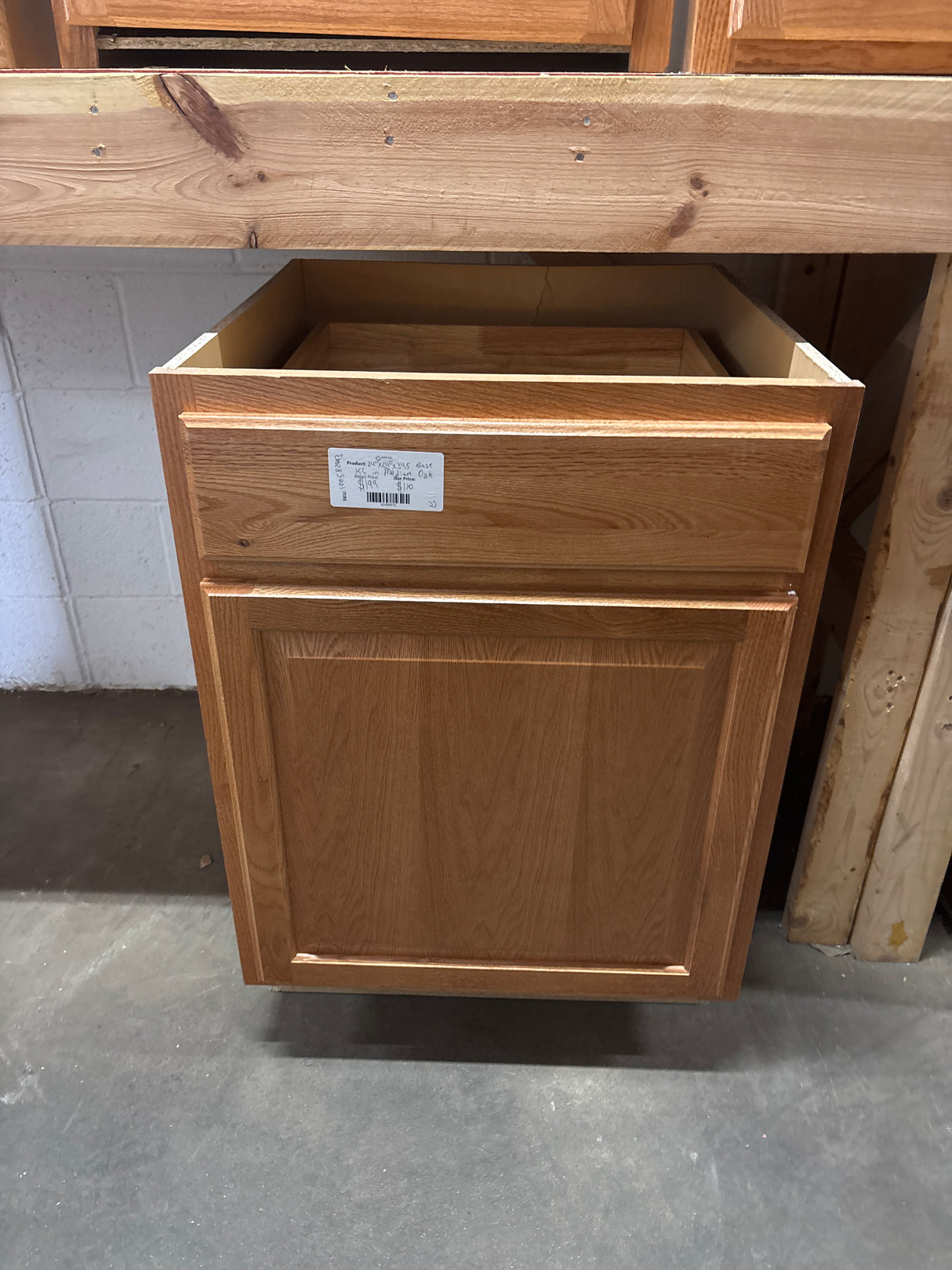 Hampton 24 in. W x 24 in. D x 34.5 in. H Assembled Base Kitchen Cabinet in Medium Oak with Drawer Glides