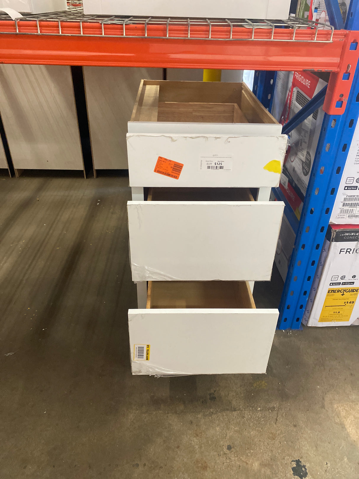 Courtland Shaker 18 in. W x 24 in. D x x 34.5 in. H in Polar White Assembled Base Kitchen Cabinet with 3 Drawers