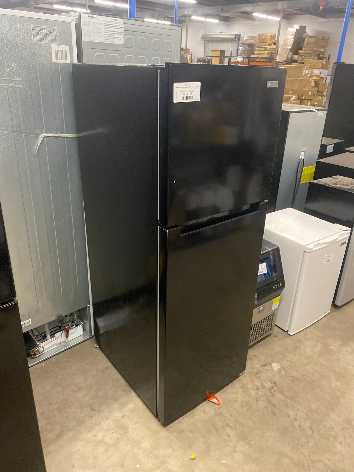 10.1 cu. ft. Top Freezer Refrigerator in Black