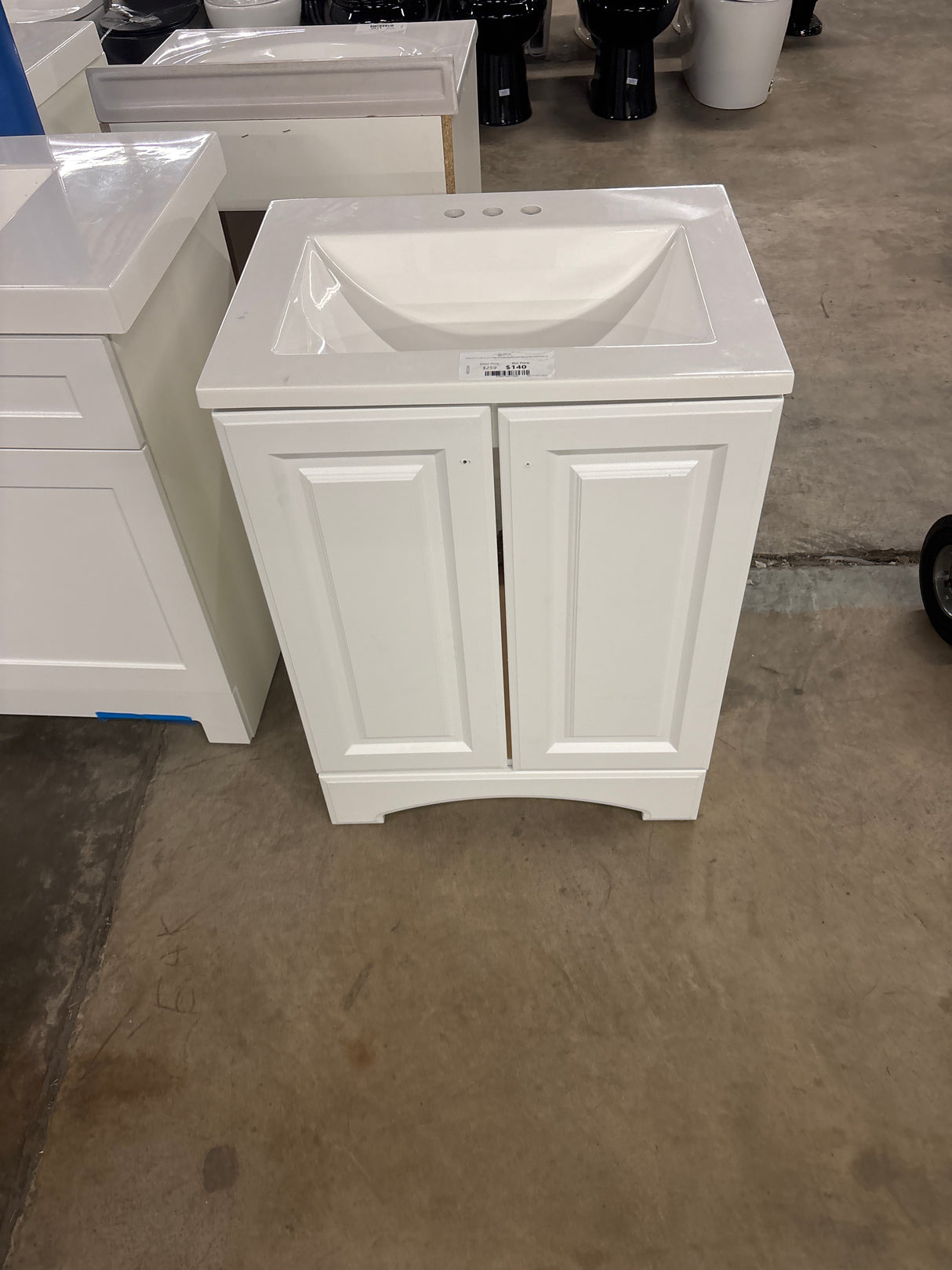 Everdean 25 in. W x 19 in. D x 34 in. H Single Sink Freestanding Bath Vanity in White with White Cultured Marble Top