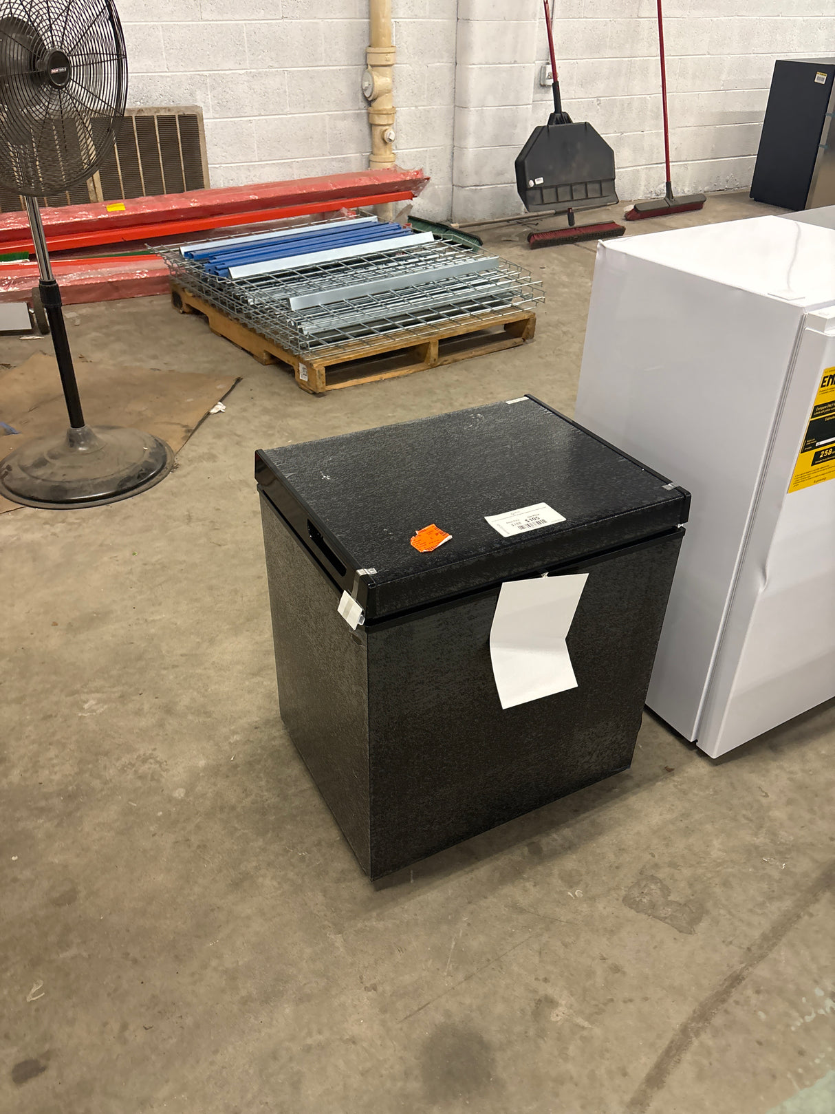 20 in. W 1.8 cu. ft. Manual Defrost Chest Freezer with Adjustable Temperature Controls in Black Garage Ready
