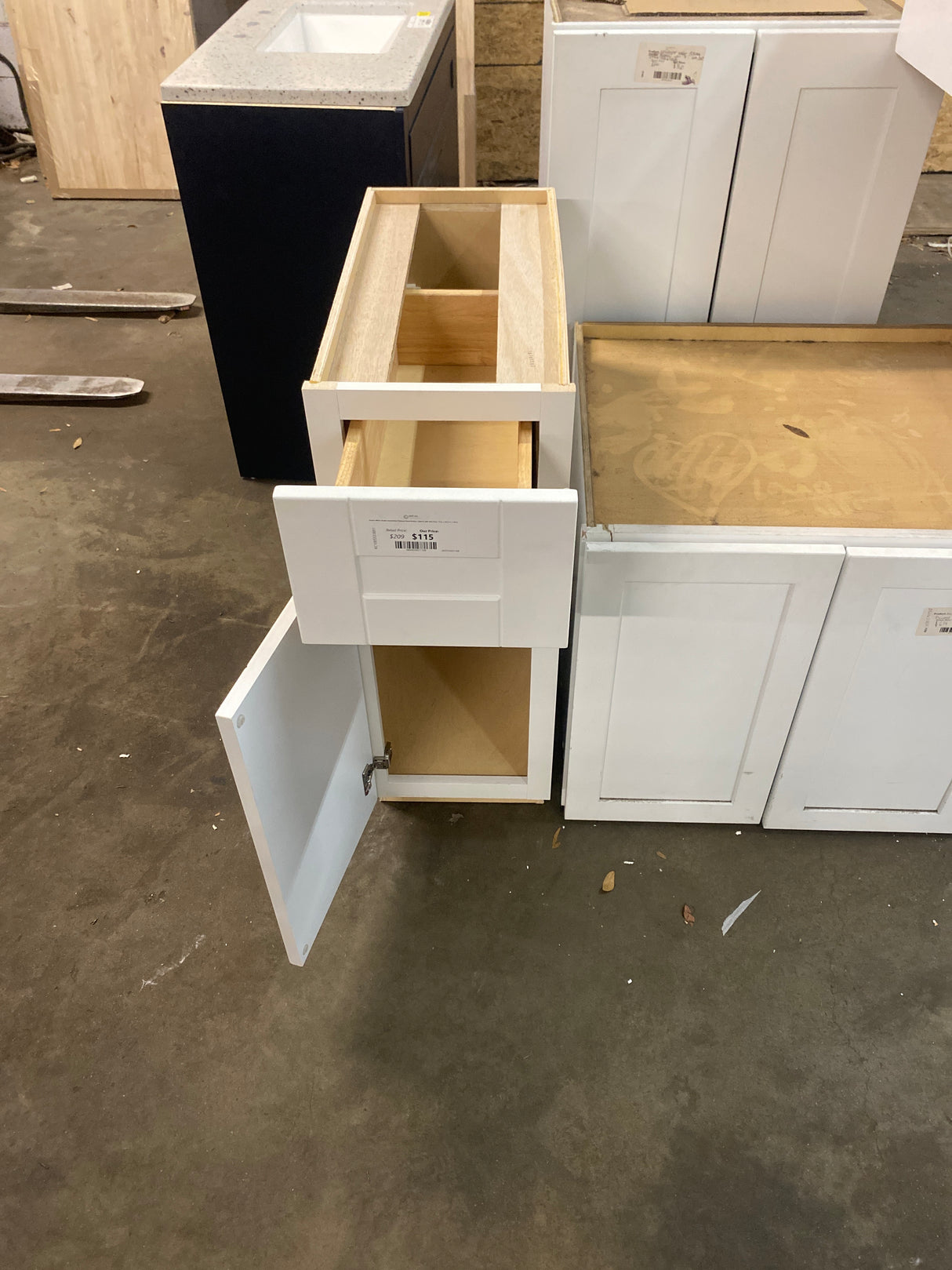 Vesper White Shaker Assembled Plywood Base Kitchen Cabinet with Soft Close 12 in. x 34.5 in. x 24 in.