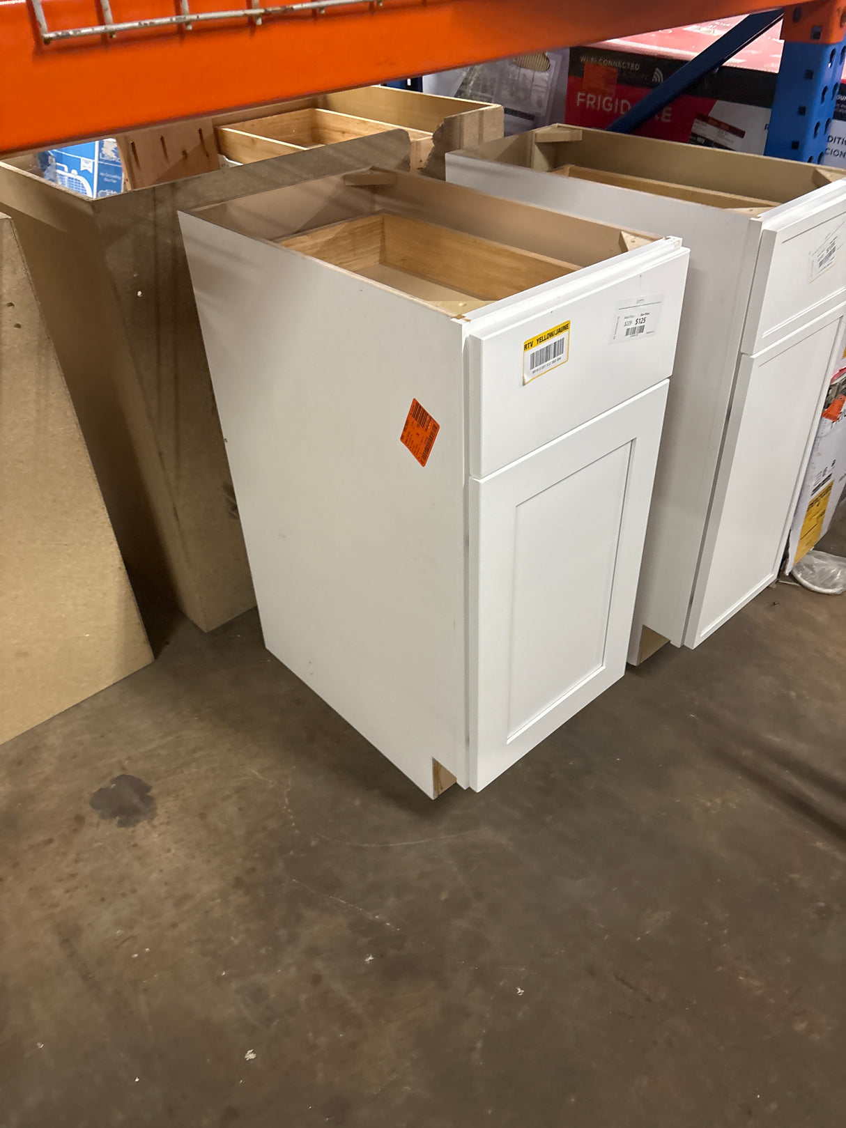 Avondale Shaker Alpine White Quick Assemble Plywood 15 in Base Kitchen Cabinet (15 in W x 24 in D x 34.5 in H)