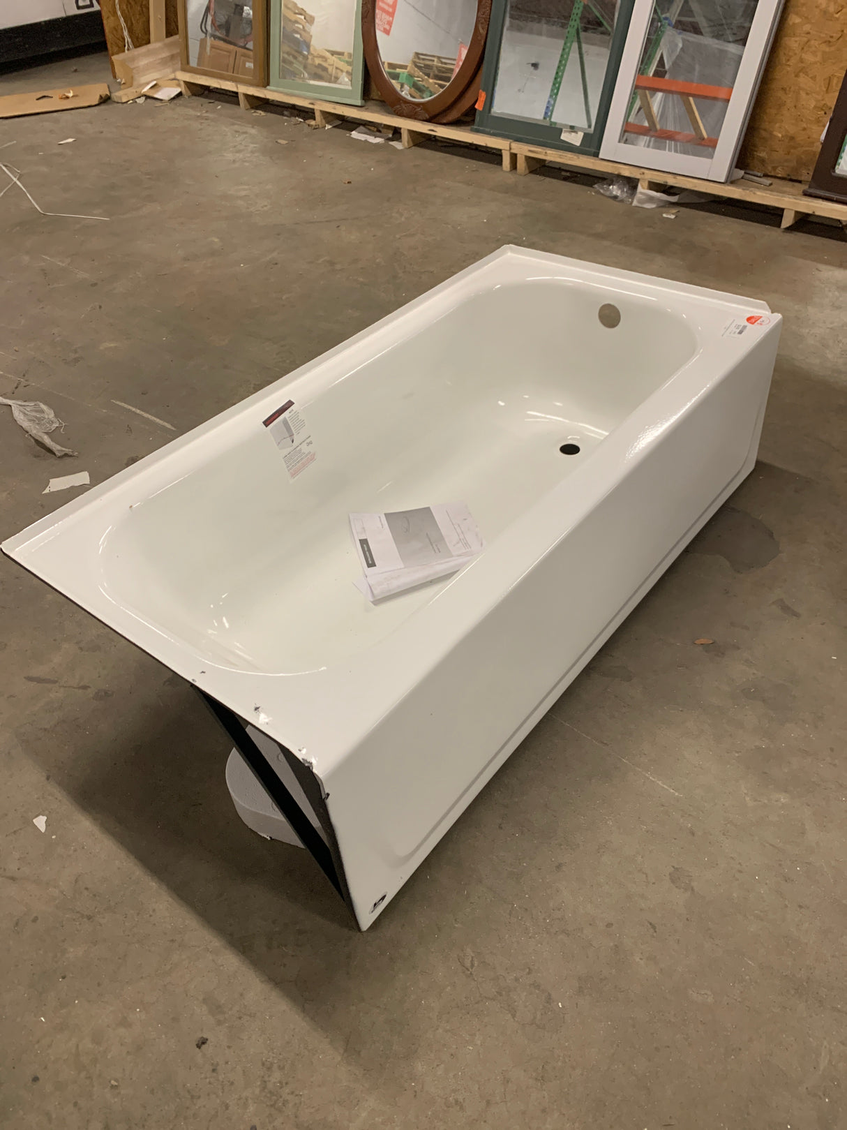 Maui 60 in. x 30 in. Soaking Bathtub with Right Drain in White