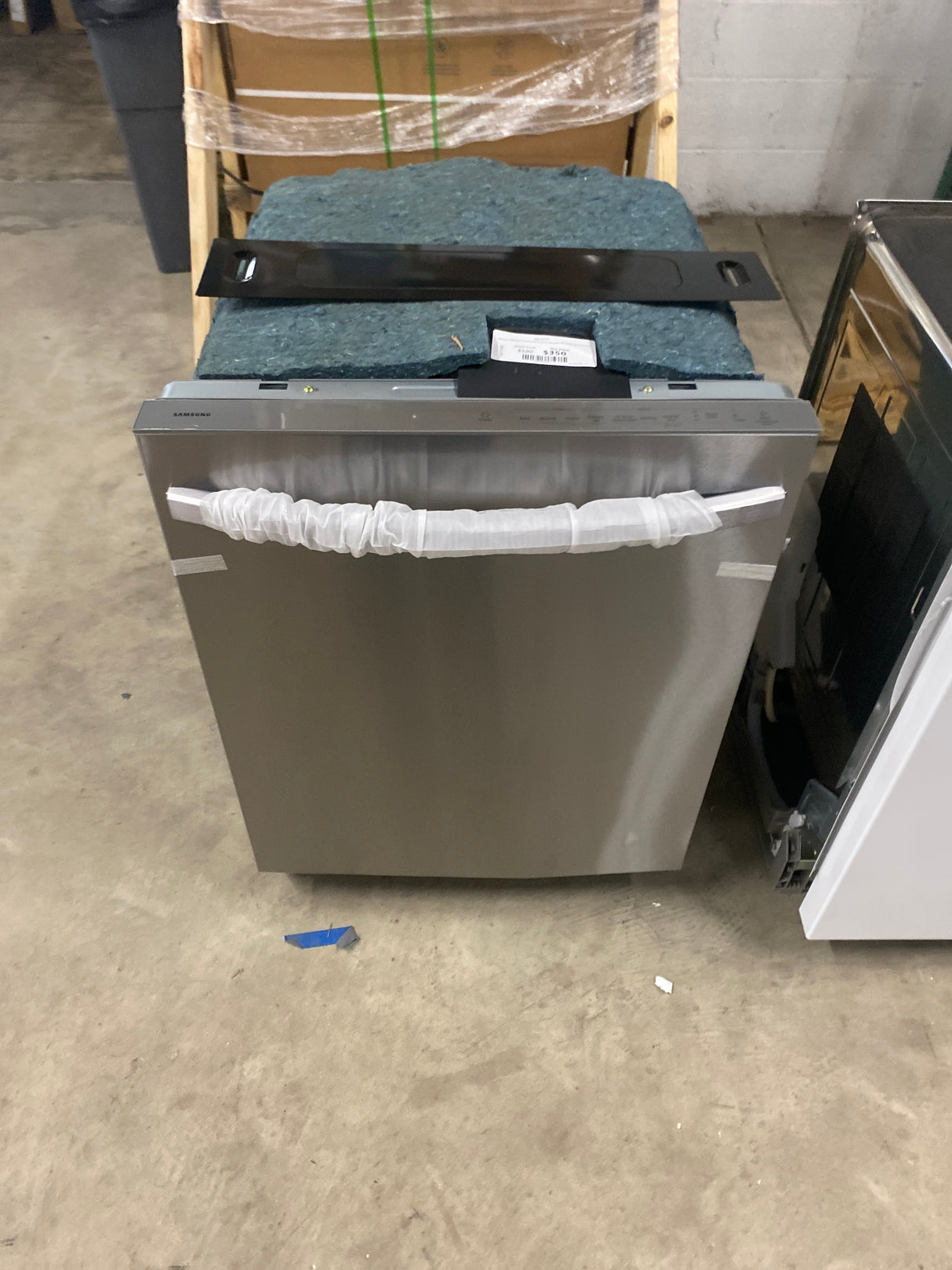 Samsung 51 dBA Fingerprint Resistant Top Control Dishwasher with AutoRelease and 3rd Rack