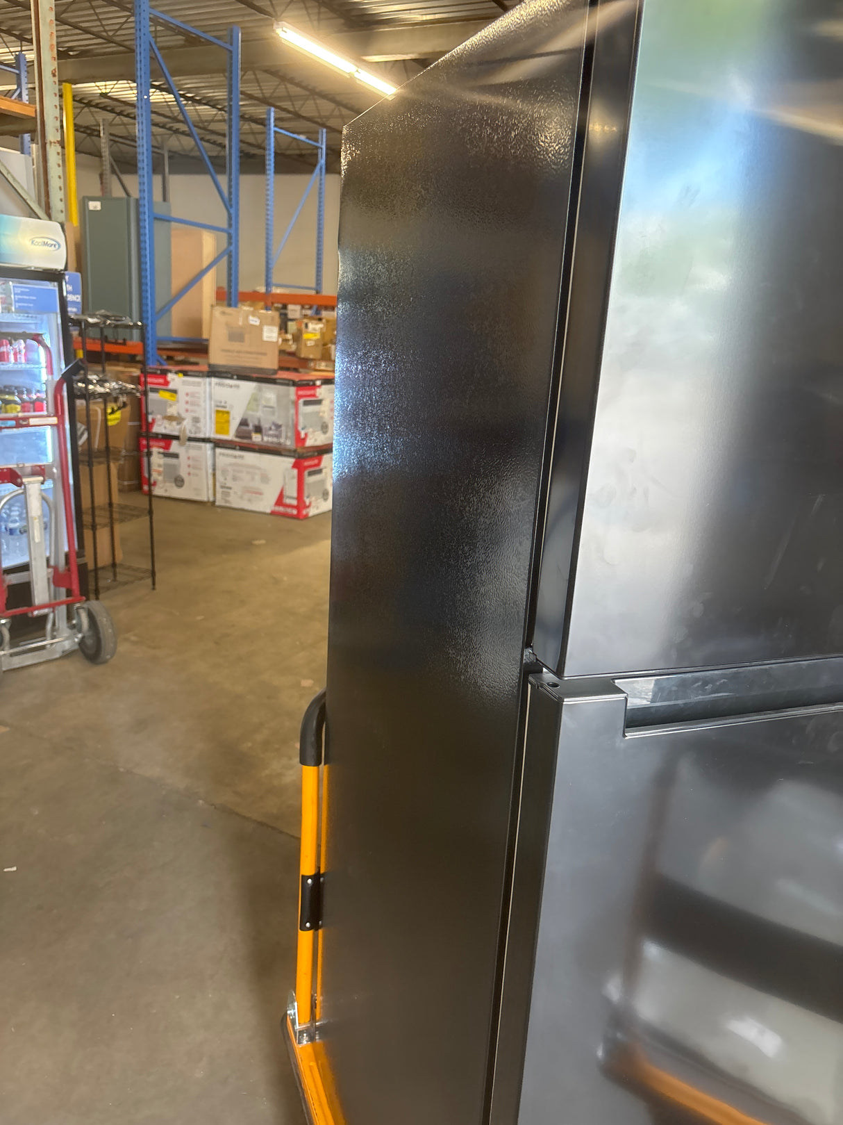 10.1 cu. ft. Top Freezer Refrigerator in Black