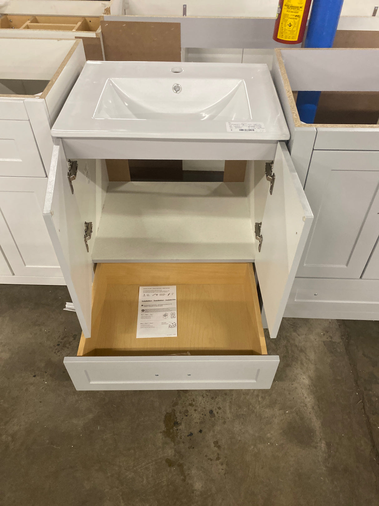 Lancaster 25 in. Single Sink Pearl Gray Bath Vanity with Top