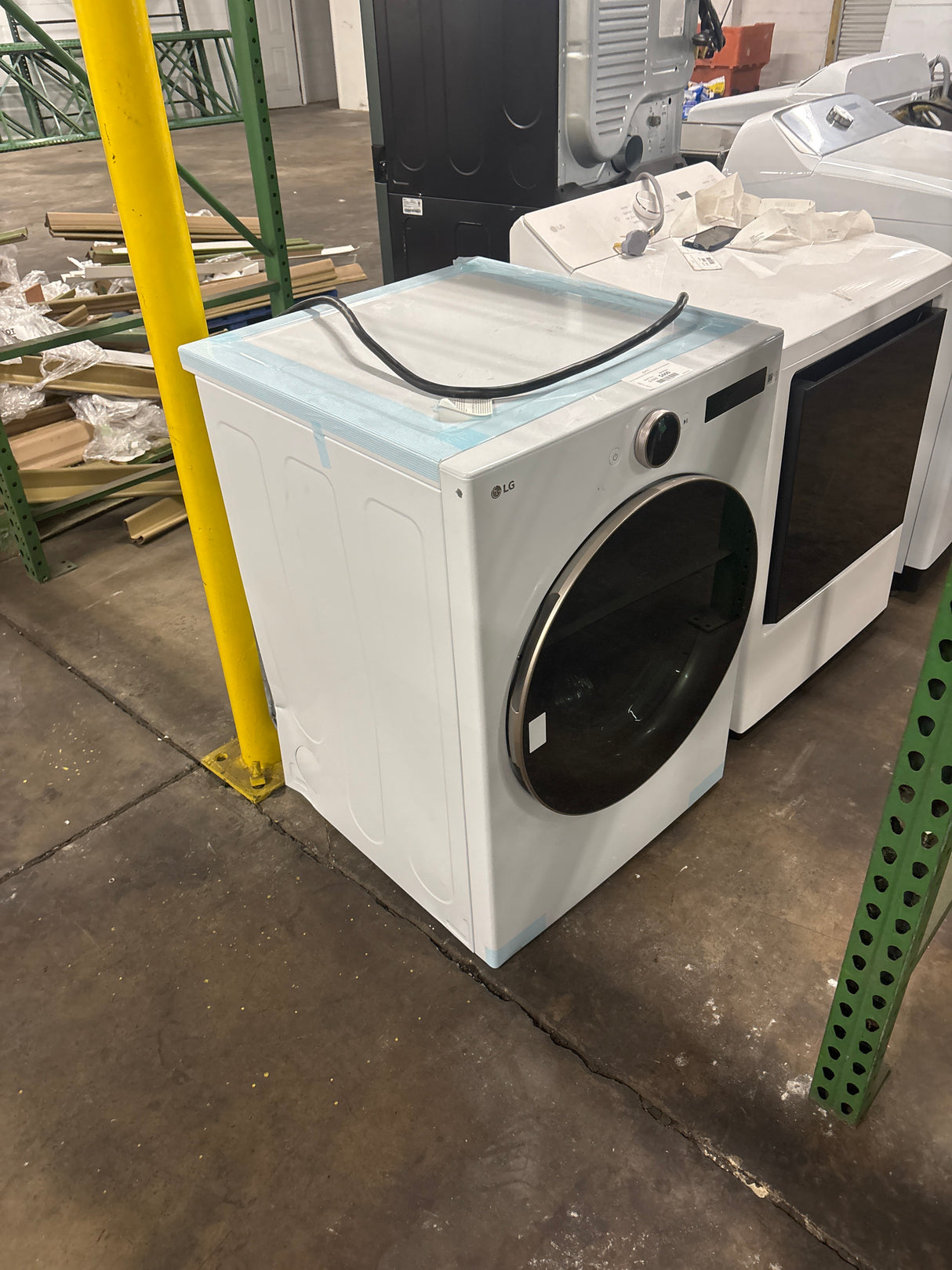 LG 7.4 cu. ft. Capacity Energy Star Smart ELECTRIC Dryer with AI Sensor Dry and Turbosteam