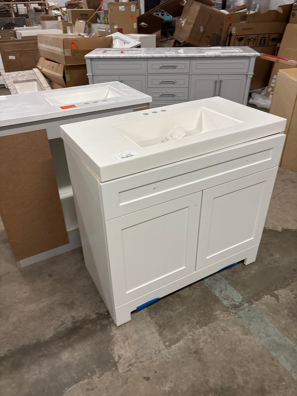 Everdean 37 in. W x 19 in. D x 34 in. H Single Sink Freestanding Bath Vanity in White with White Cultured Marble Top