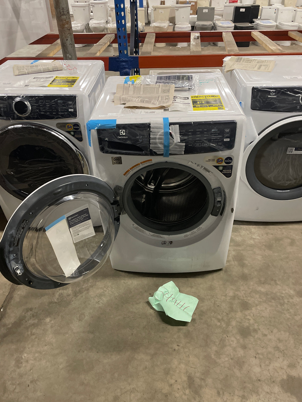 27 in. 4.5 cu. ft. High Efficiency Front Load Washer with LuxCare Wash System 20-minutes Fast Wash, ENERGY STAR in White