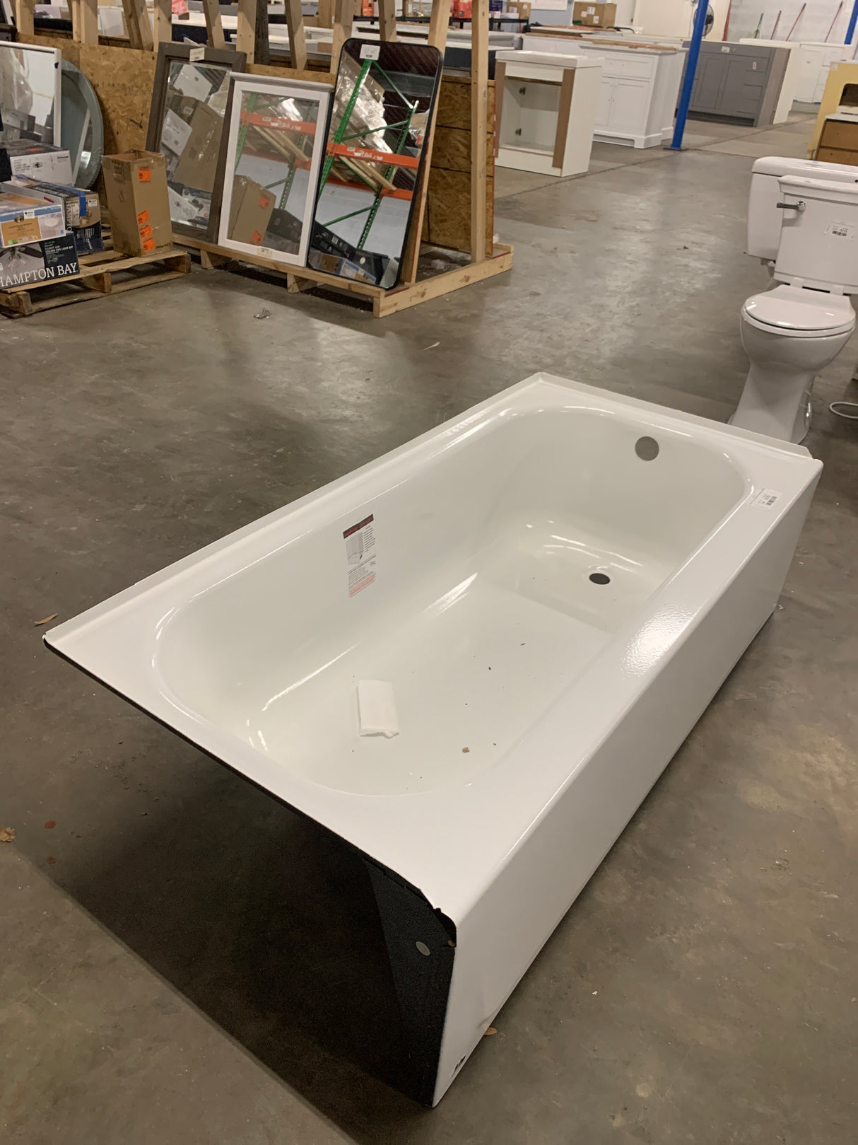 Maui 60 in. x 30 in. Soaking Bathtub with Right Drain in White