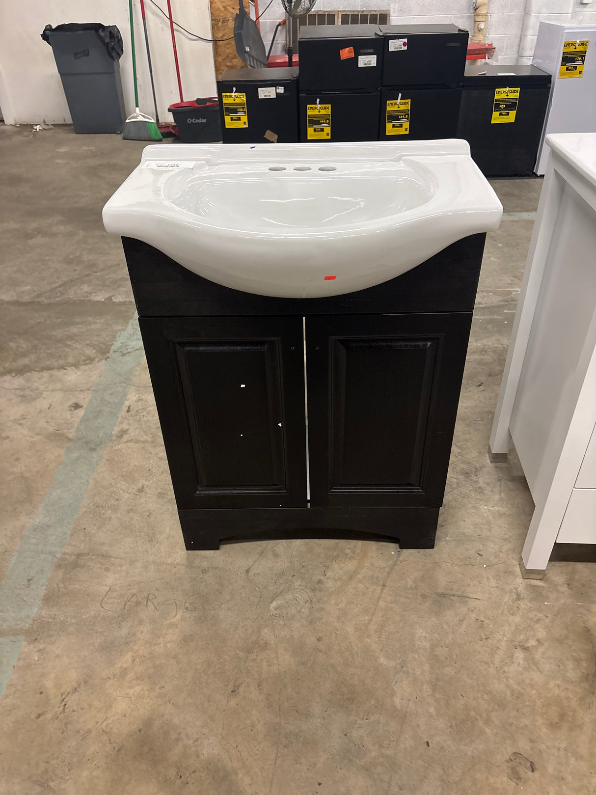 Chelsea 26 in. W x 18 in. D x 36 in. H Single Sink Freestanding Bath Vanity in Charcoal with White Porcelain Top