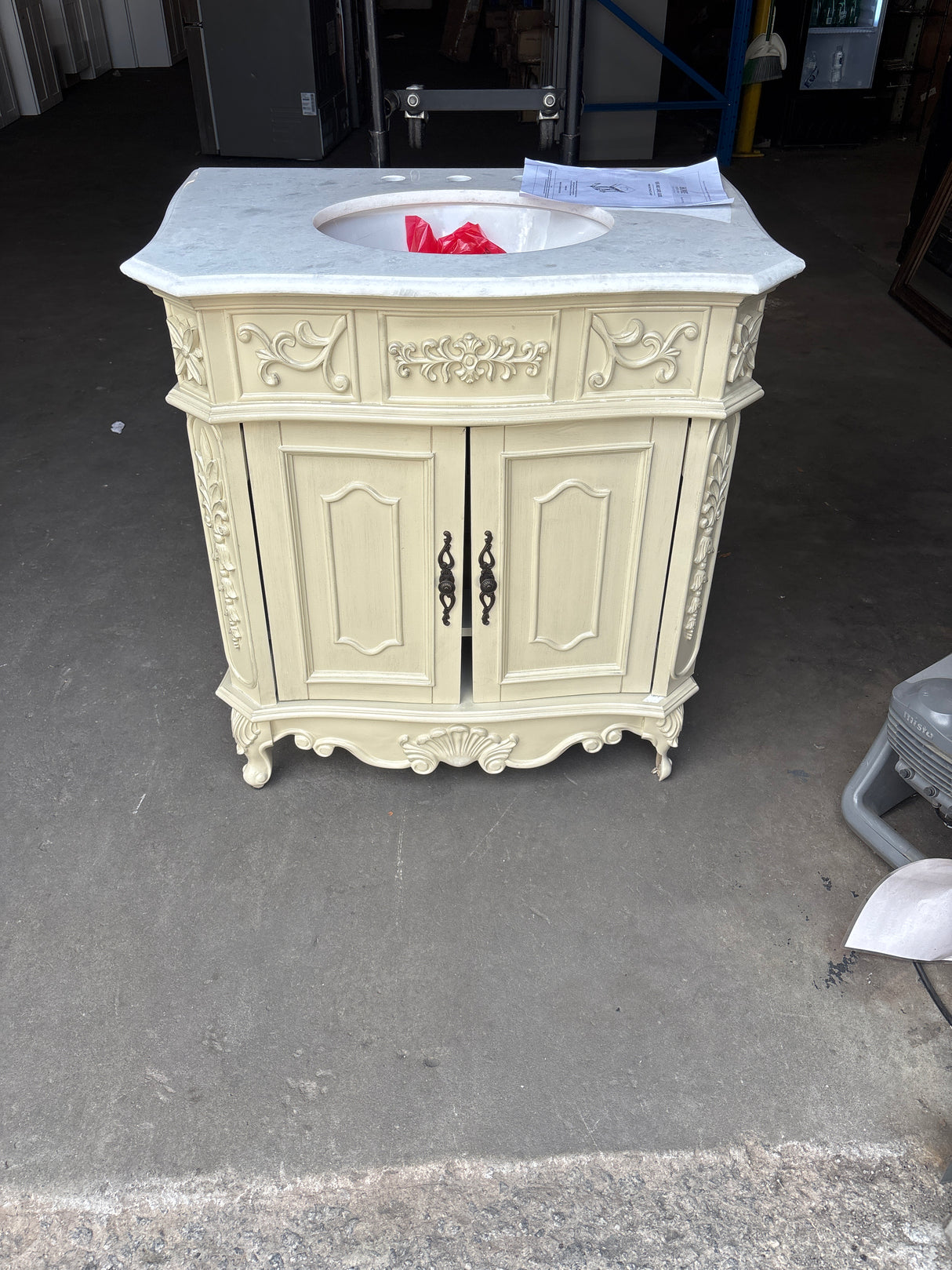 Winslow 33 in. W x 22 in. D Bath Vanity in Antique White top