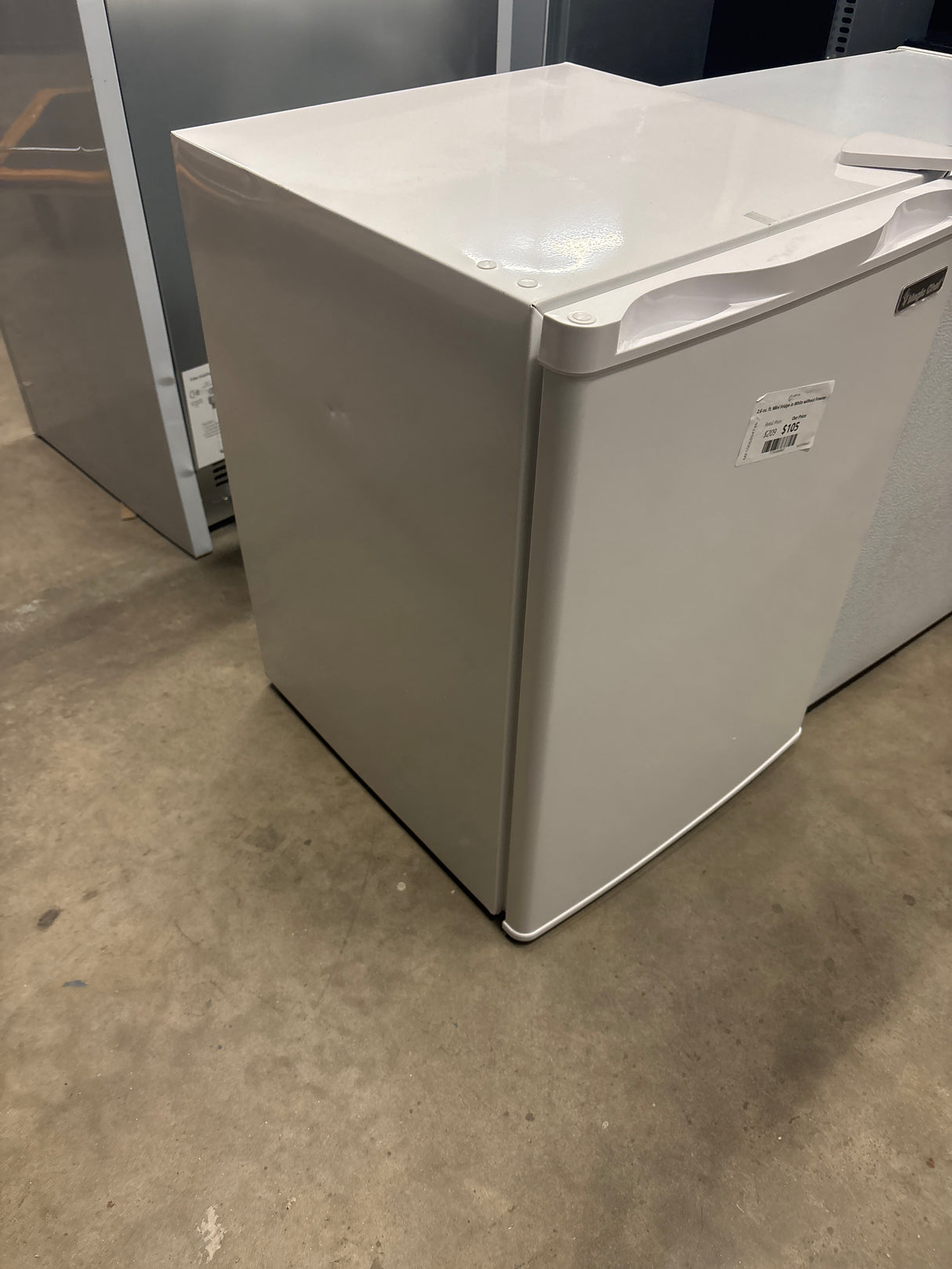 2.6 cu. ft. Mini Fridge in White without Freezer