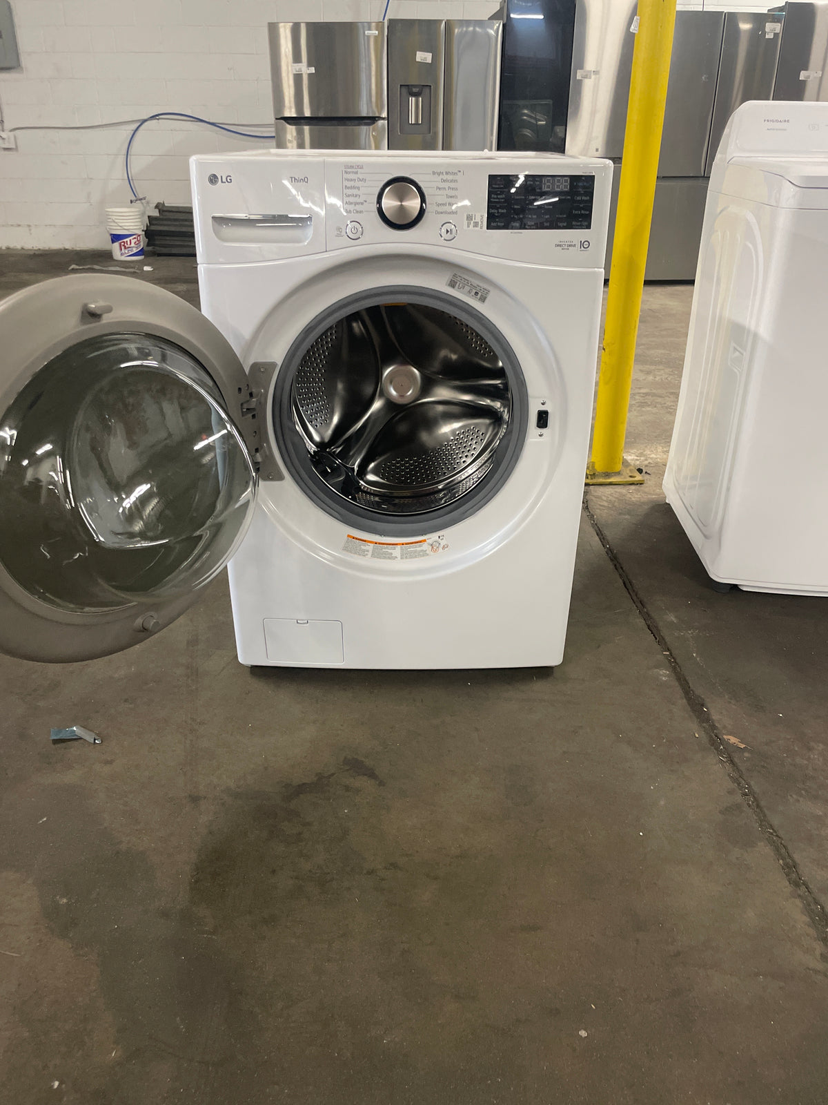 LG 4.5 cu. ft. Ultra Large Capacity Wi-Fi Enabled Front Load Washer with TurboWash 360° and Built-In Intelligence