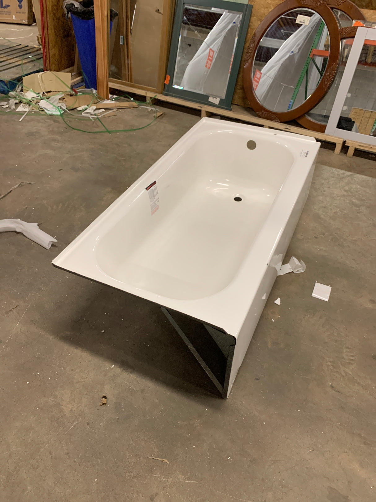 Maui 60 in. x 30 in. Soaking Bathtub with Right Drain in White