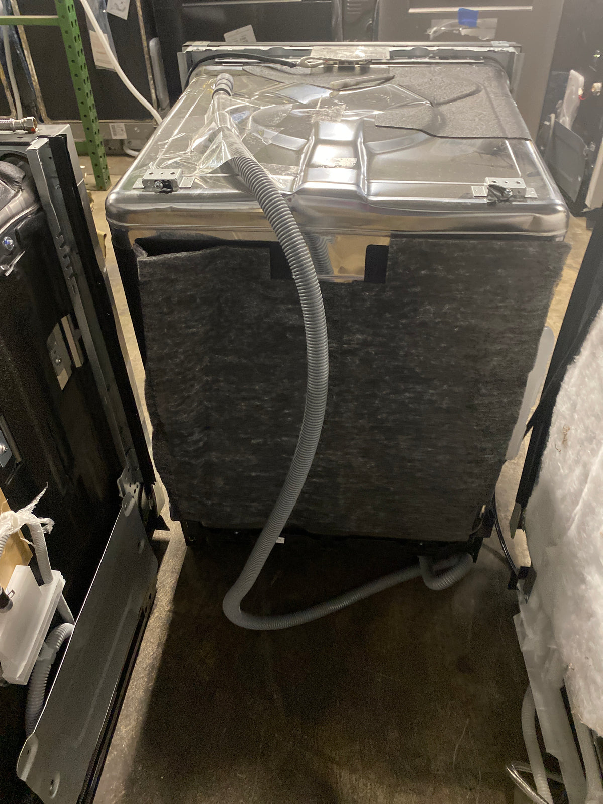LG Front Control Dishwasher with NeveRust Stainless Steel Tub and Dynamic Dry