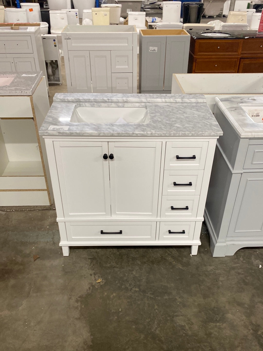 Bathroom Vanities – Sell Co. Liquidation