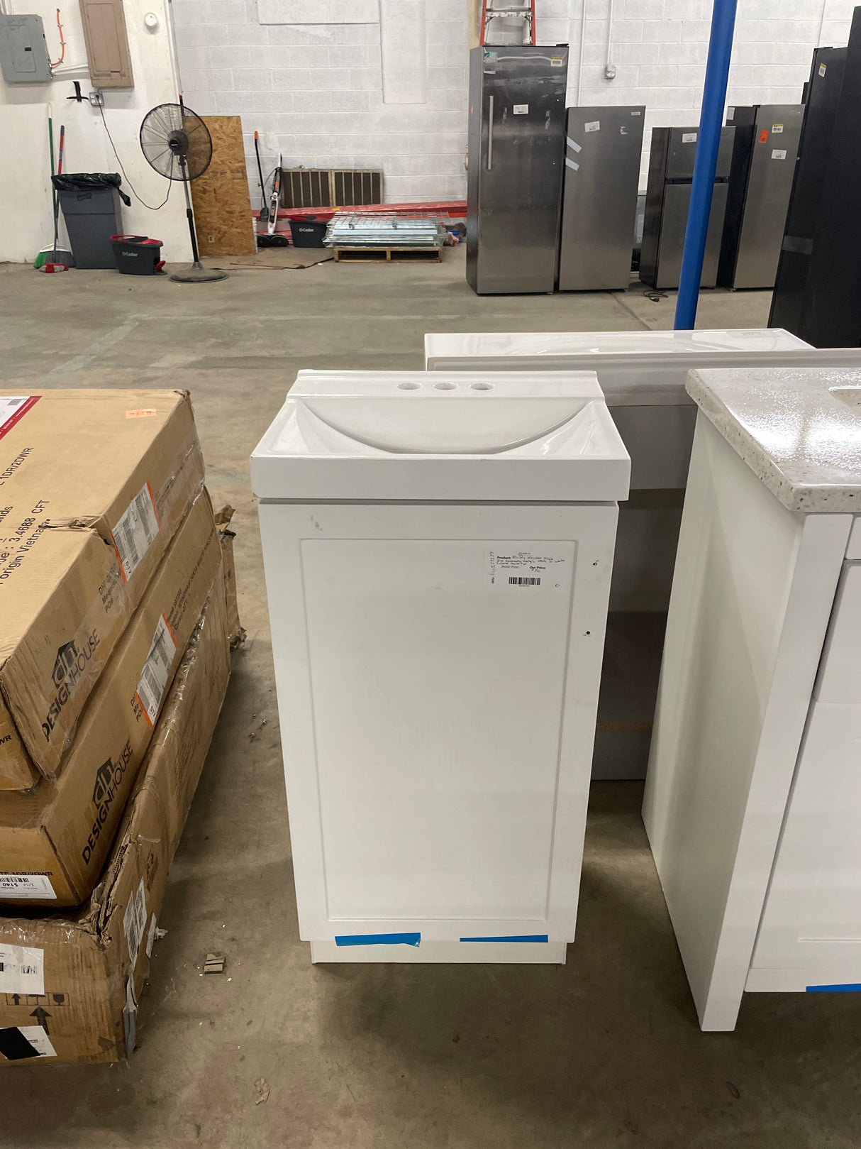 19 in. W x 18 in. D x 34 in. H Single Sink Freestanding Bath Vanity in White with White Cultured Marble Top