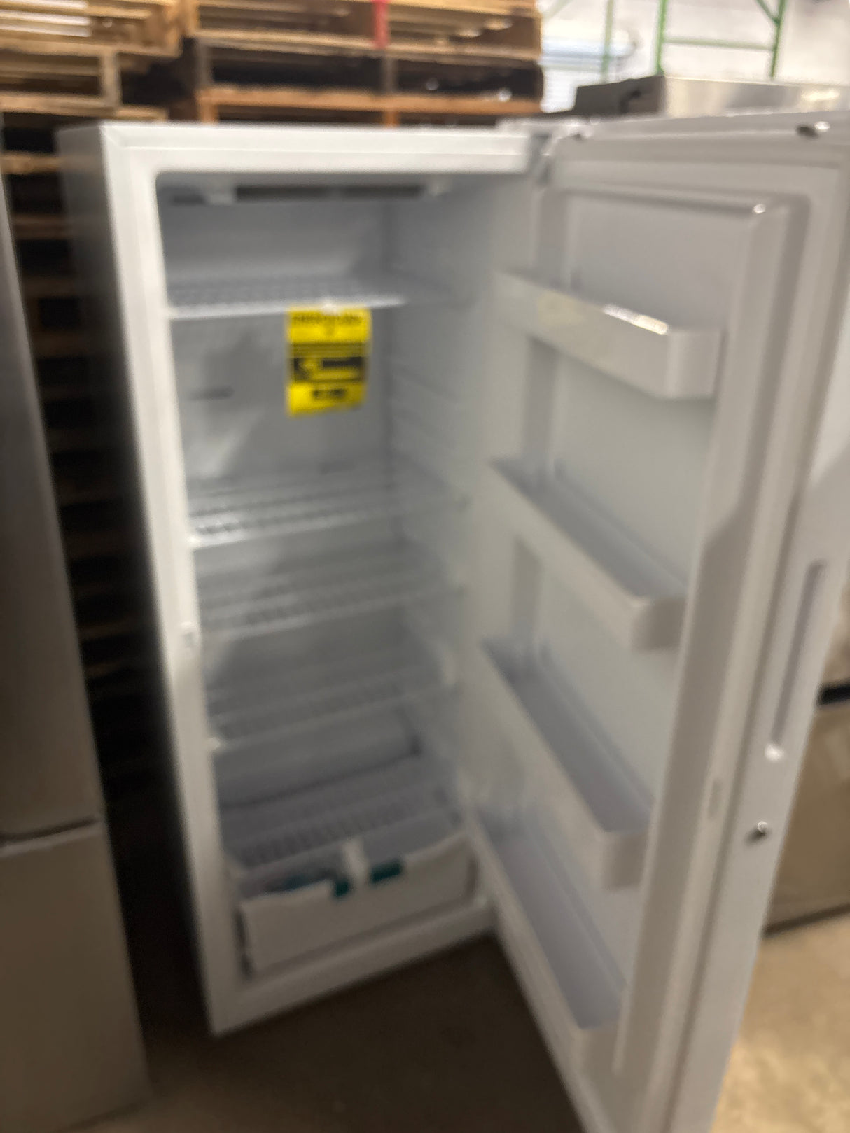 Hisense 13.6 cu. ft. Garage Ready Frost Free Convertible Upright Freezer