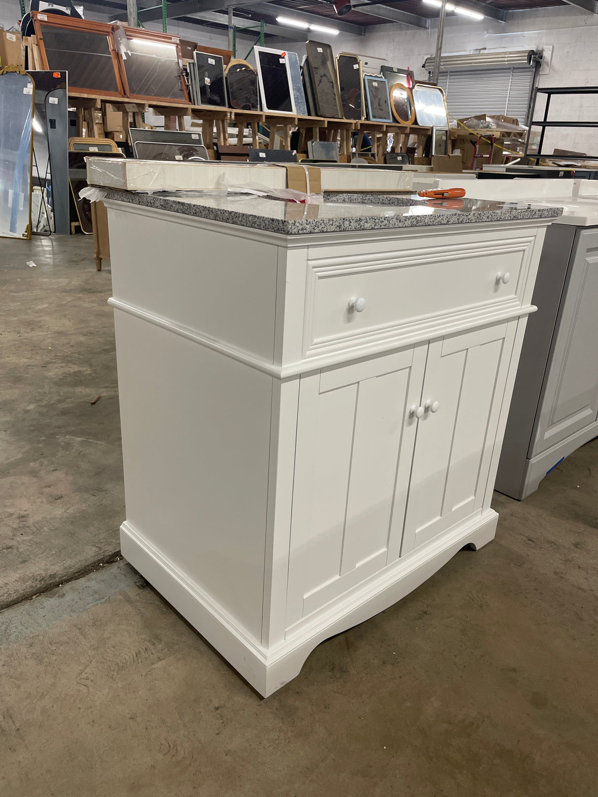 Fremont 32 in. Single Sink Freestanding White Bath Vanity with Grey Granite Top (Assembled)