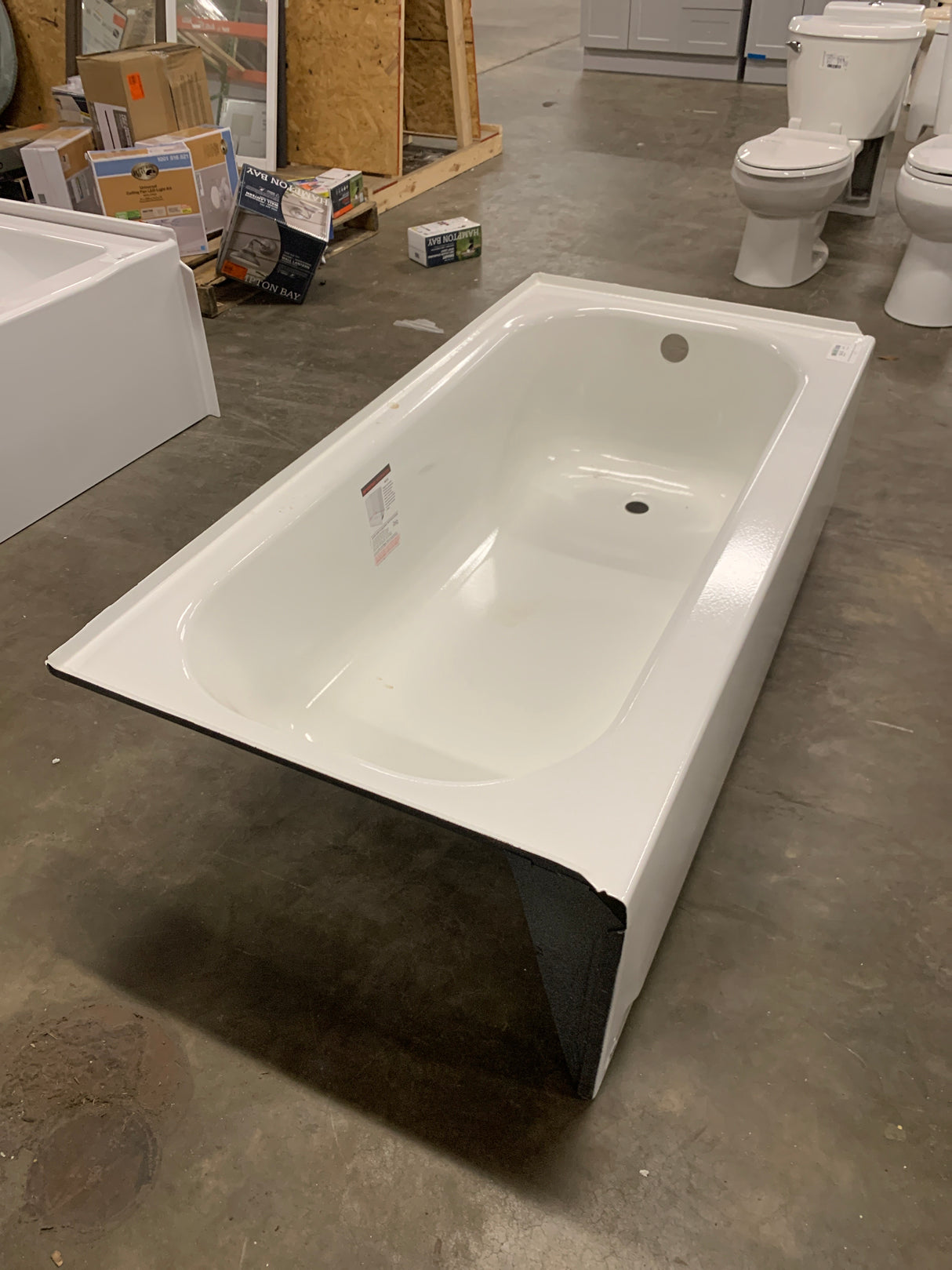 Maui 60 in. x 30 in. Soaking Bathtub with Right Drain in White