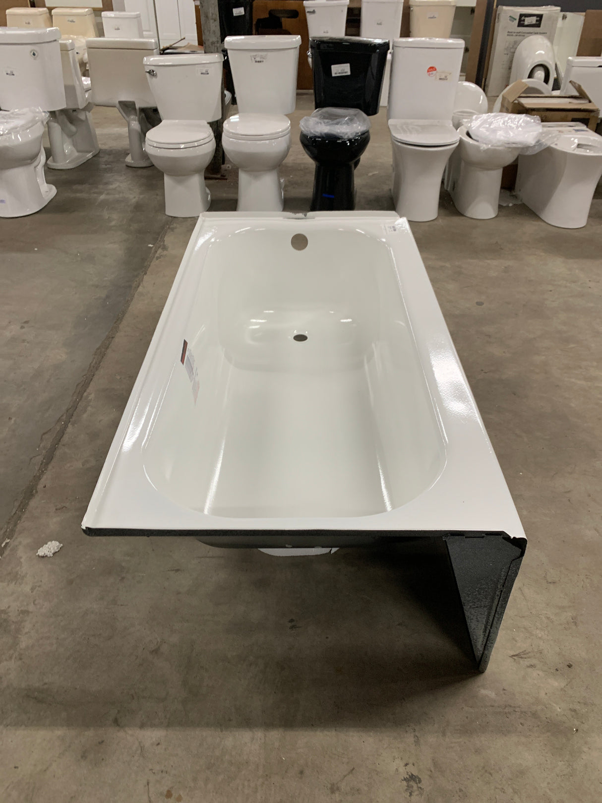 Maui 60 in. x 30 in. Soaking Bathtub with Right Drain in White