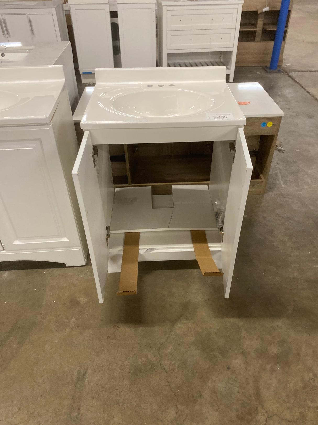 Oakley 25 in. Single Sink White Bath Vanity with White Cultured Marble Top (Assembled)