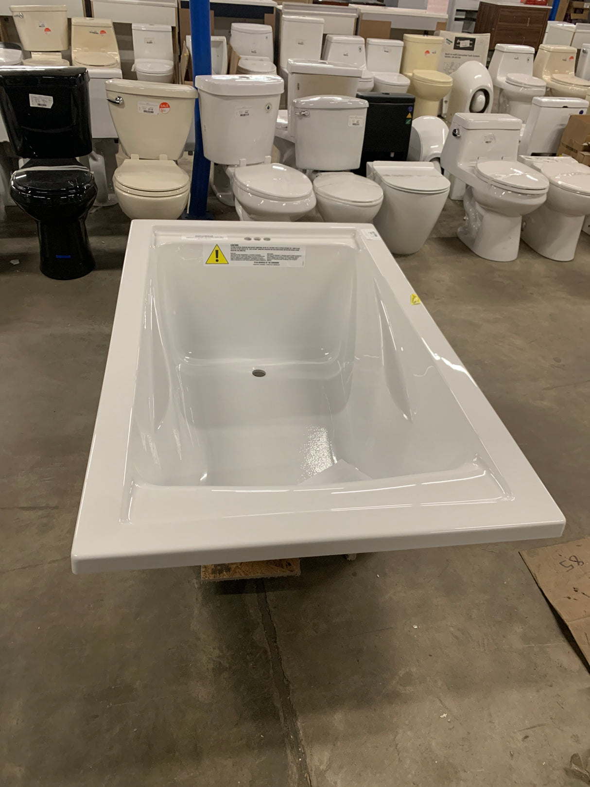 EverClean 60 in. x 36 in. Rectangular Soaking Bathtub with Reversible Drain in White