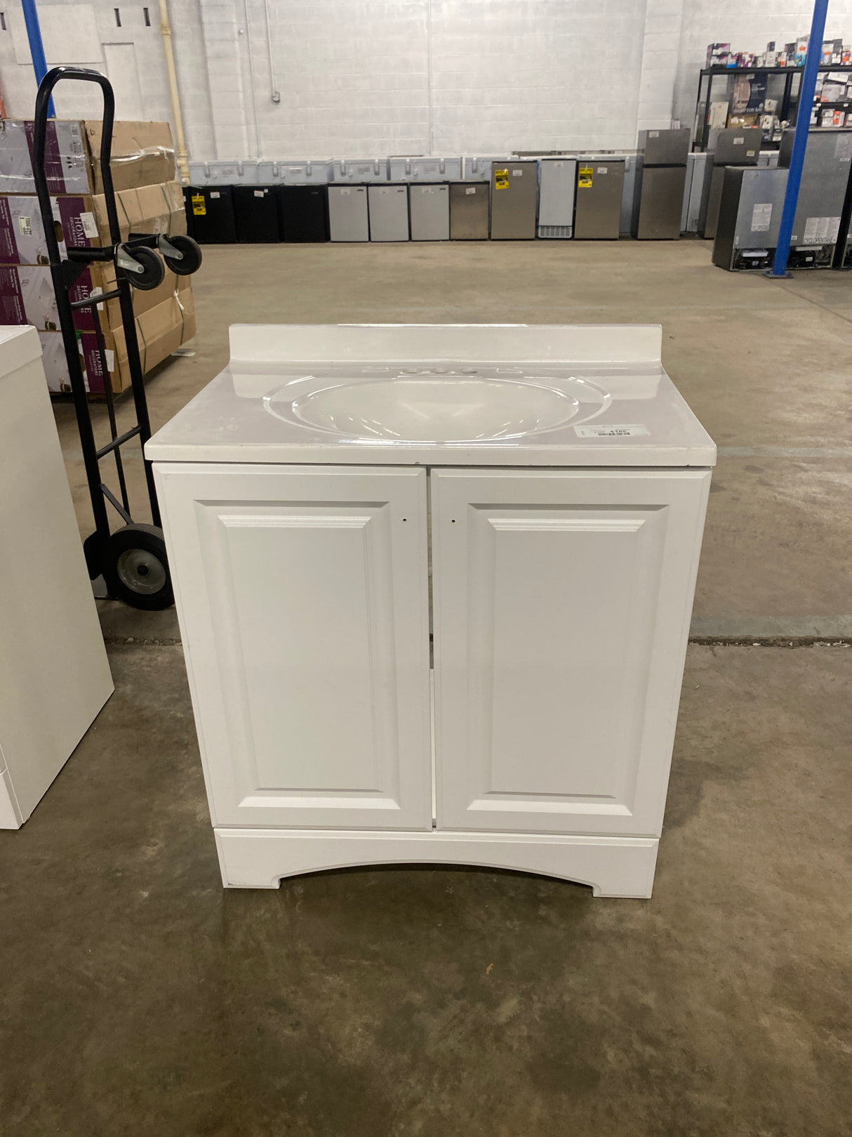 31 in. W x 19 in. D x 35 in. H Single Sink Freestanding Bath Vanity in White with White Cultured Marble Top