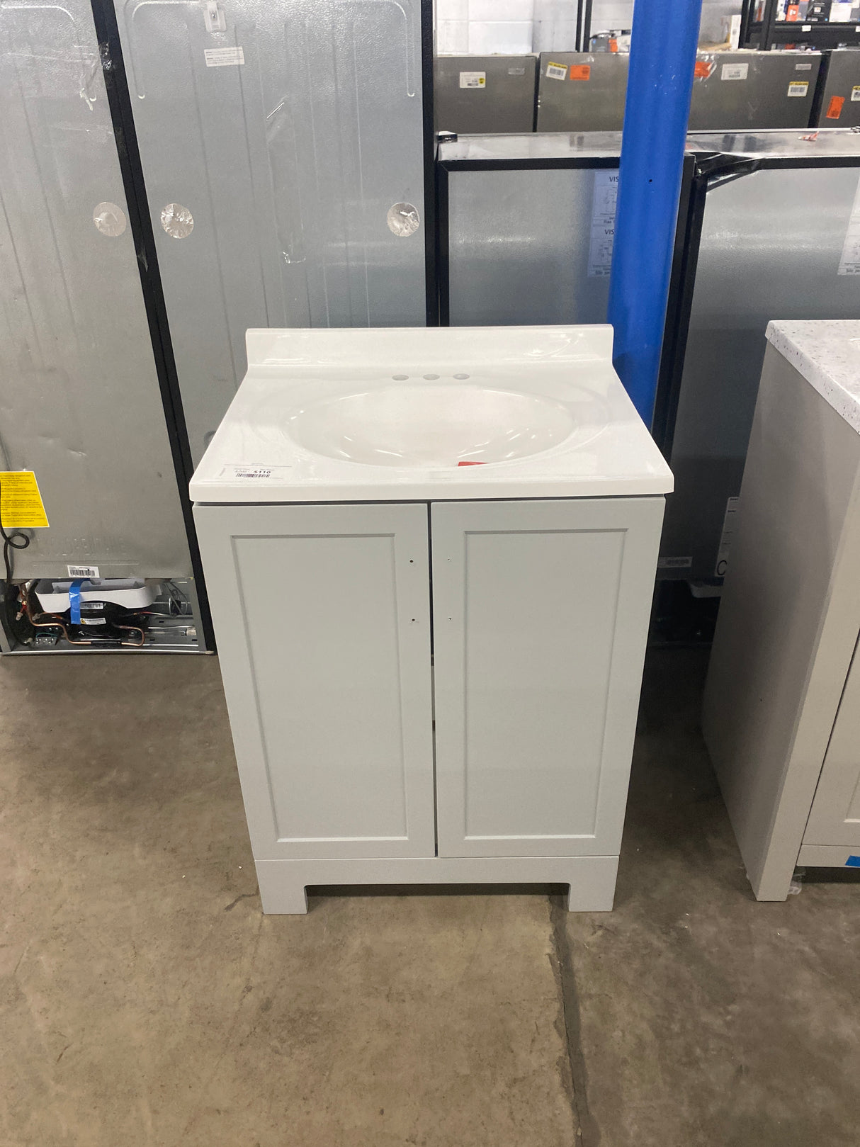 Oakley 25 in. Single Sink Pearl Gray Bath Vanity with White Cultured Marble Top (Assembled)