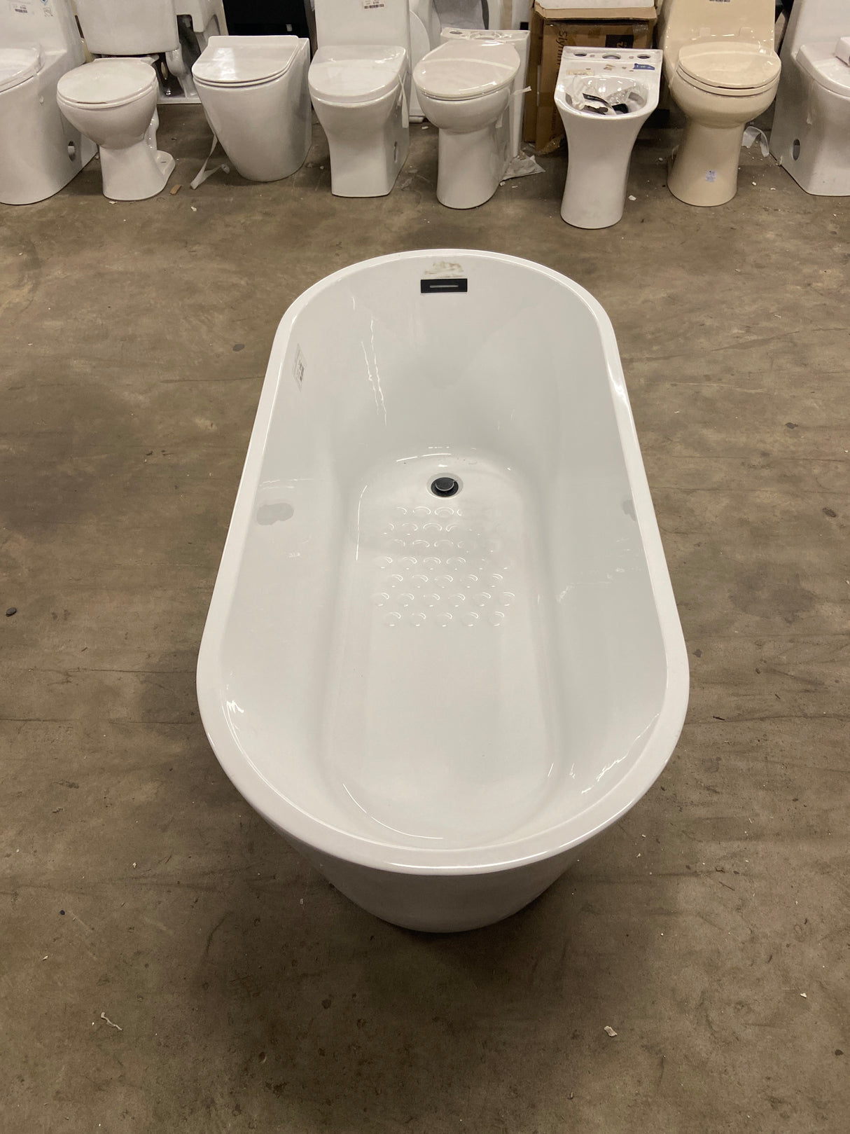 59 in. x 27.6 in. Soaking Bathtub with Side Drain in White/Matte Black