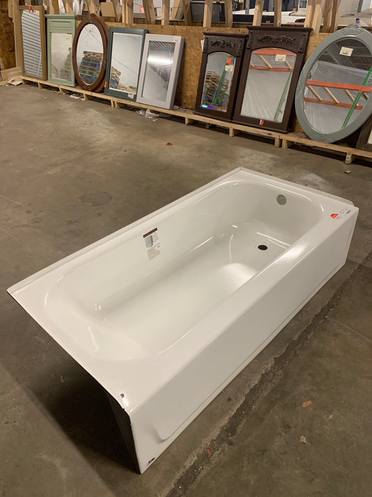 Maui 60 in x 30in Soaking Bathtub with Right Drain